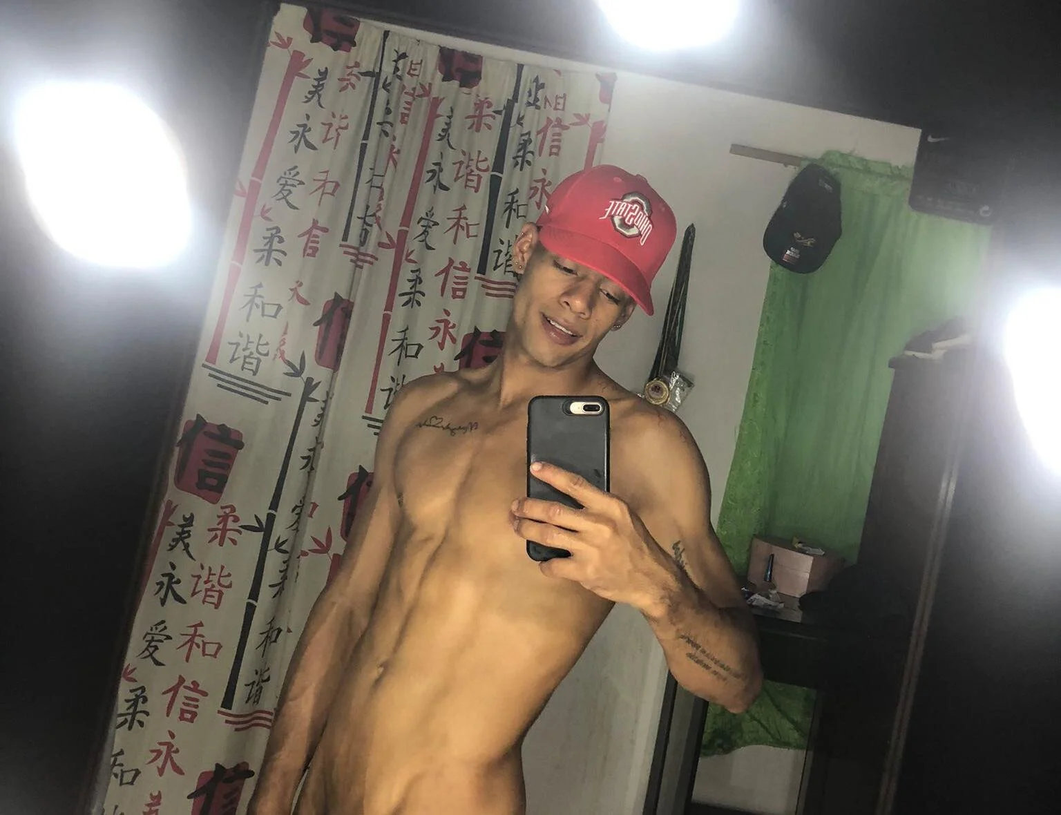 XXX Porn Photo of Nude Diamond_Gods 15