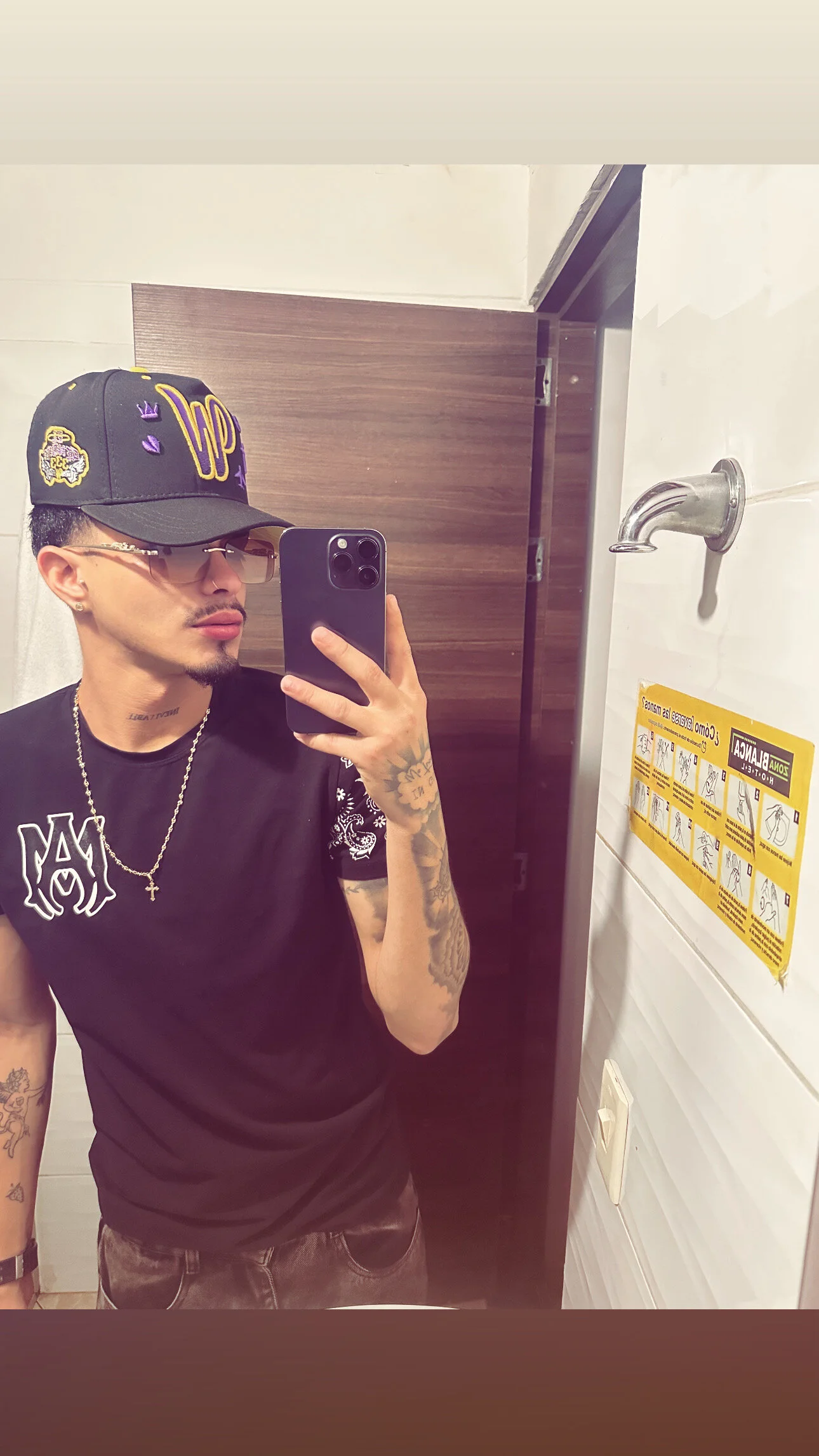 XXX Porn Photo of Nude huge_Santiago 39