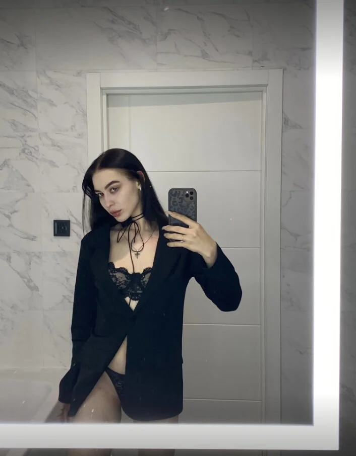 XXX Porn Photo of Nude Daphne_Darkthorn 14