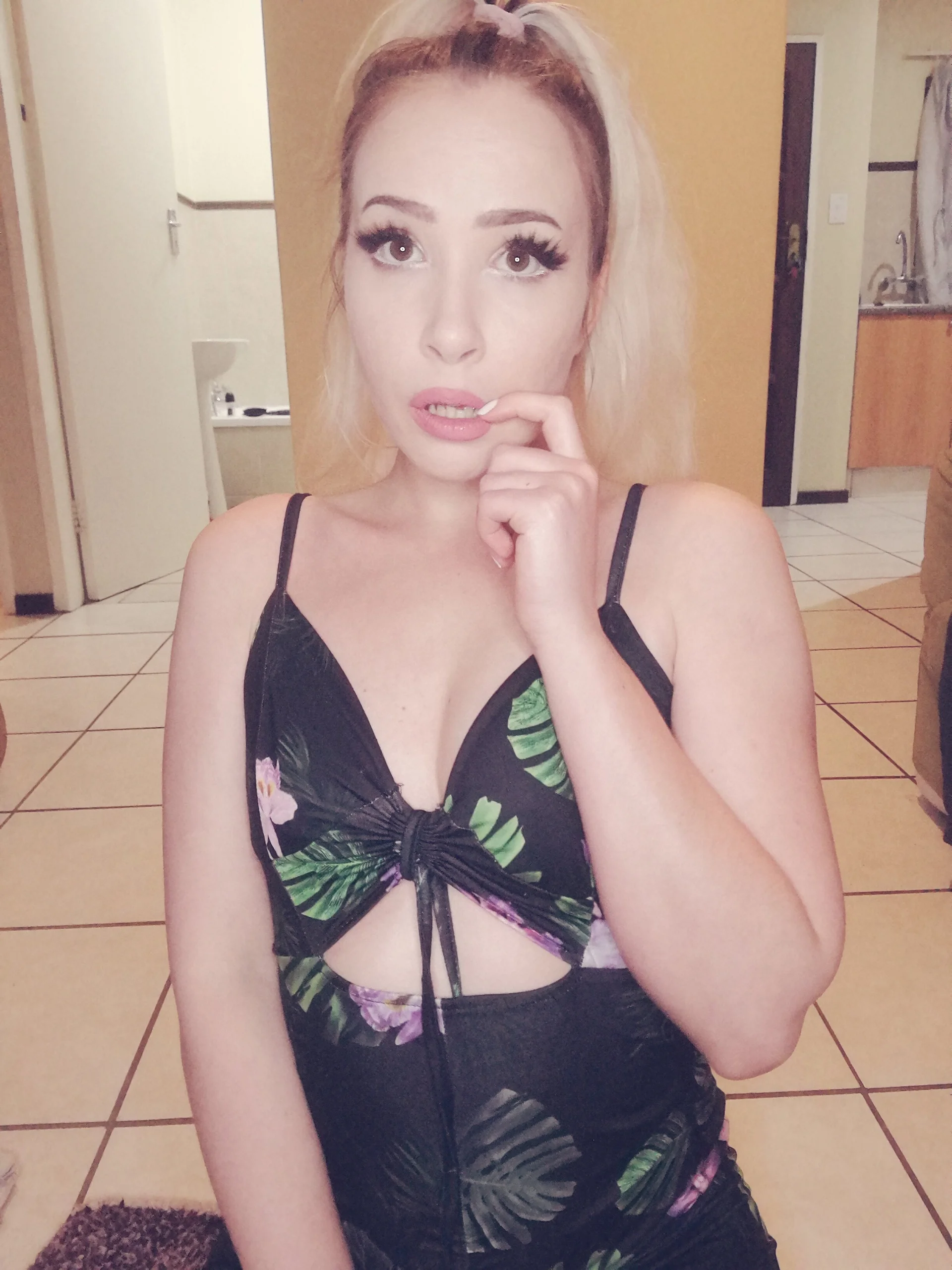 XXX Porn Photo of Nude ScarletCarnal 6