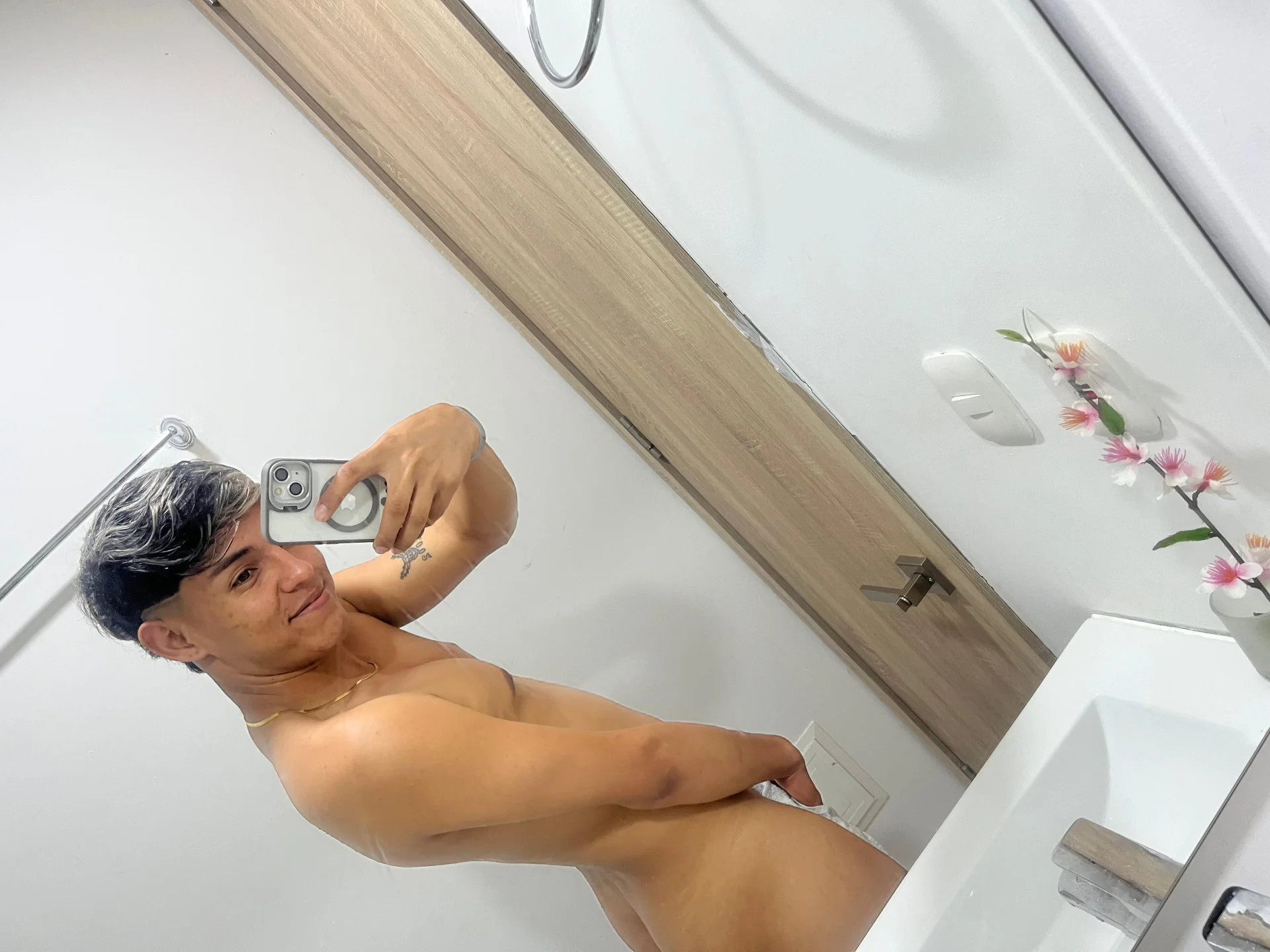 XXX Porn Photo of Nude ryan_carter08 12
