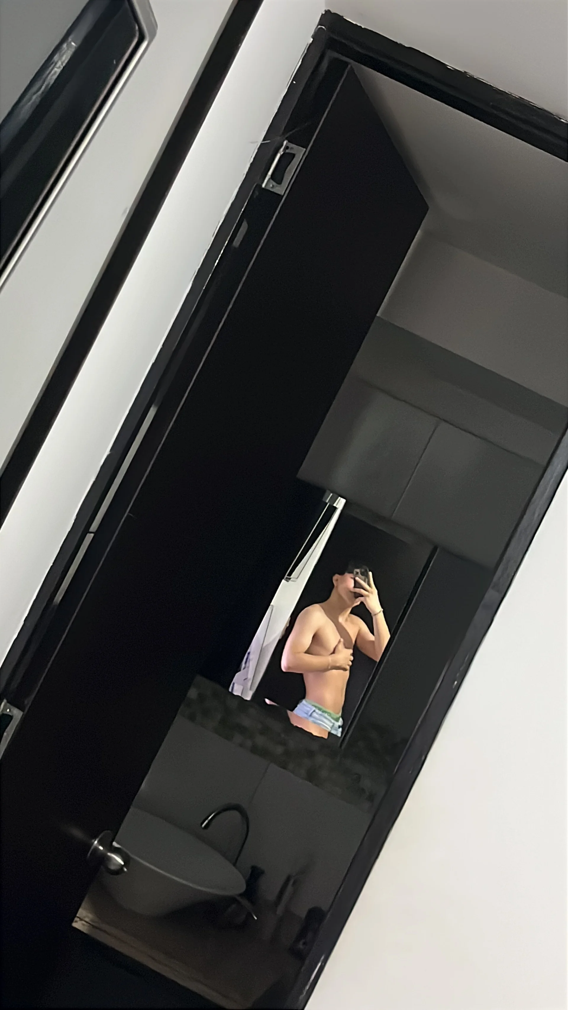 XXX Porn Photo of Nude gatito_polo69 7