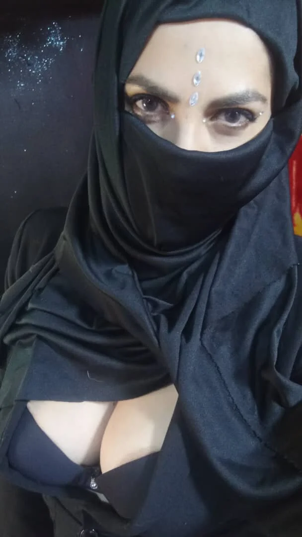XXX Porn Photo of Nude SultanaLayla 7