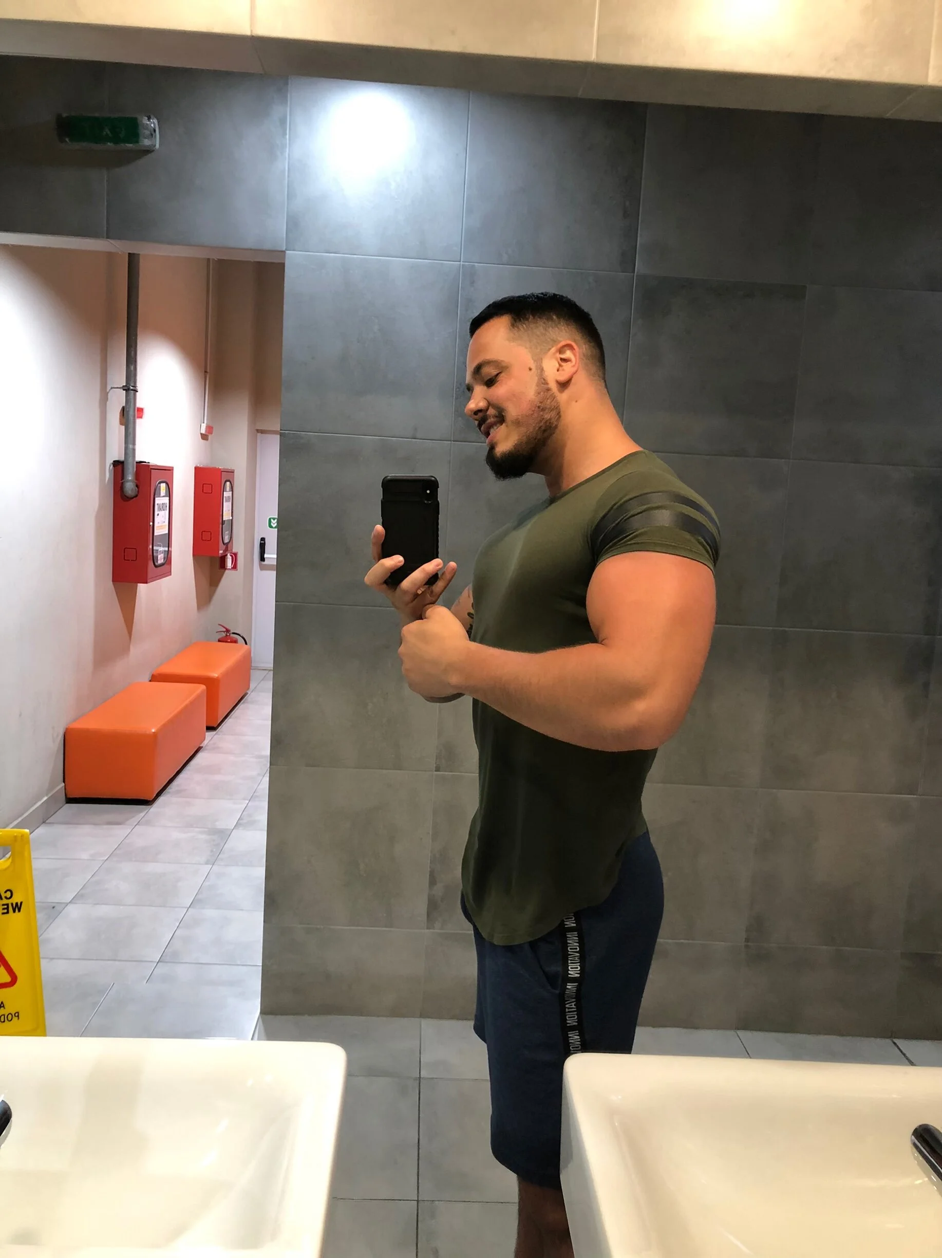 XXX Porn Photo of Nude ZackMasterss 36