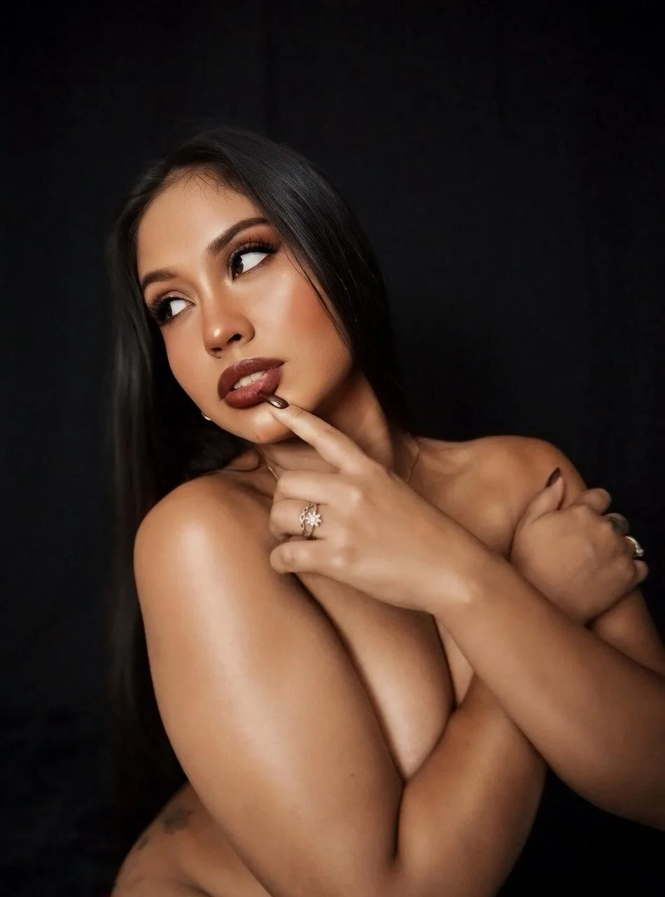 XXX Porn Photo of Nude ariana_pocahontas 3