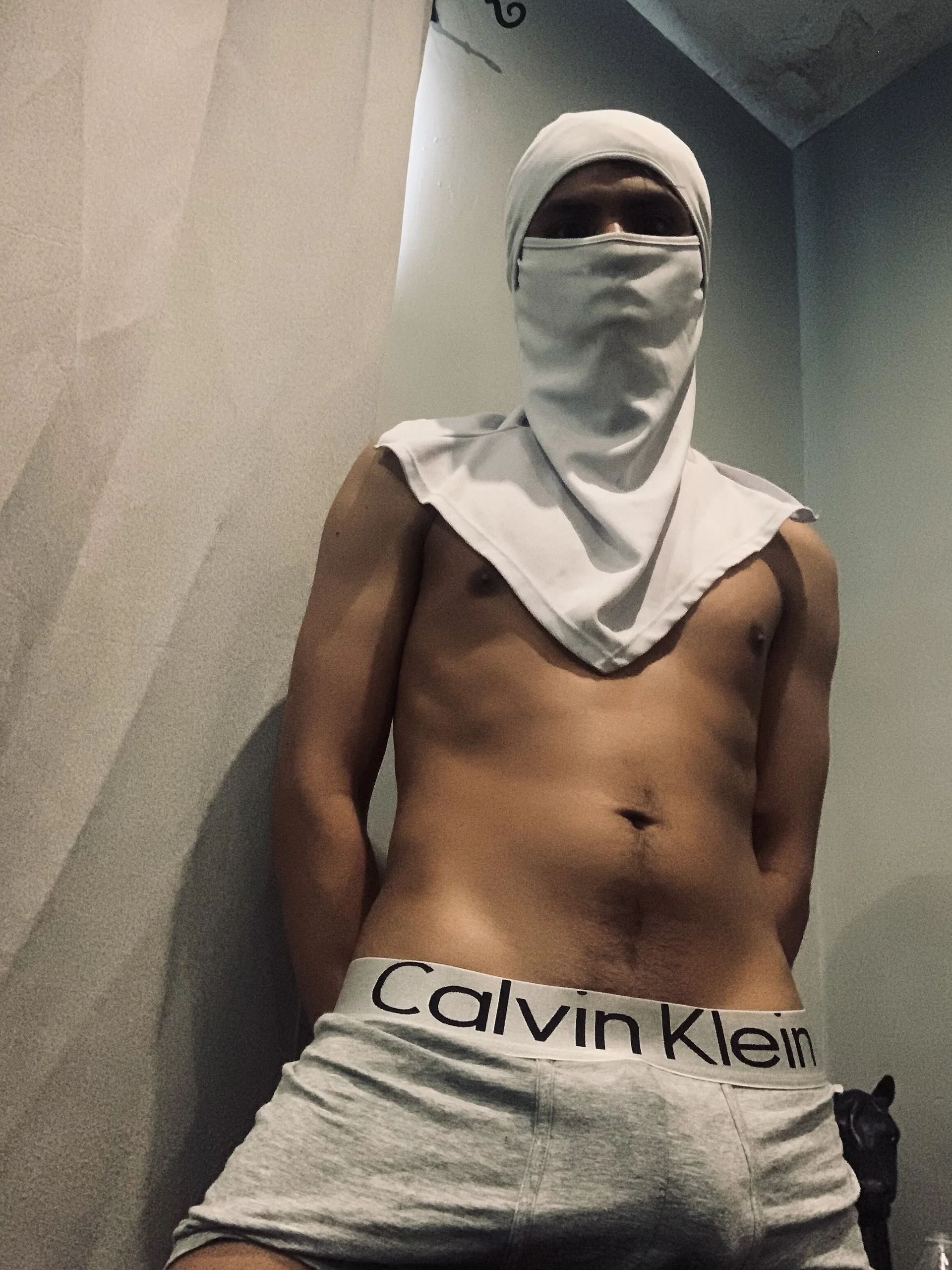 XXX Porn Photo of Nude Smokerboy_20cm 3