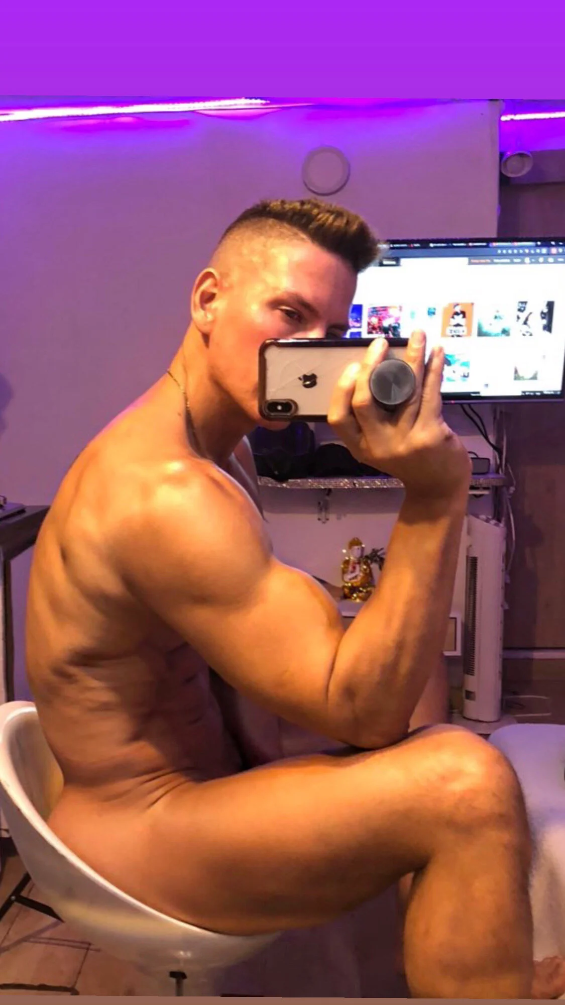 XXX Porn Photo of Nude AdanXanders 17