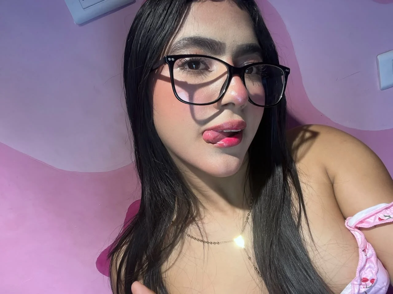 XXX Porn Photo of Nude Holly_Watson_ 23