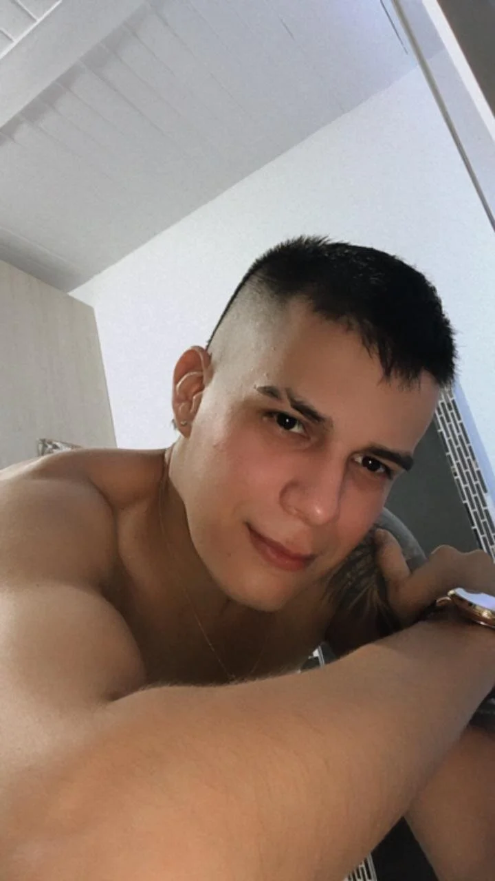 XXX Porn Photo of Nude hugosan12 3