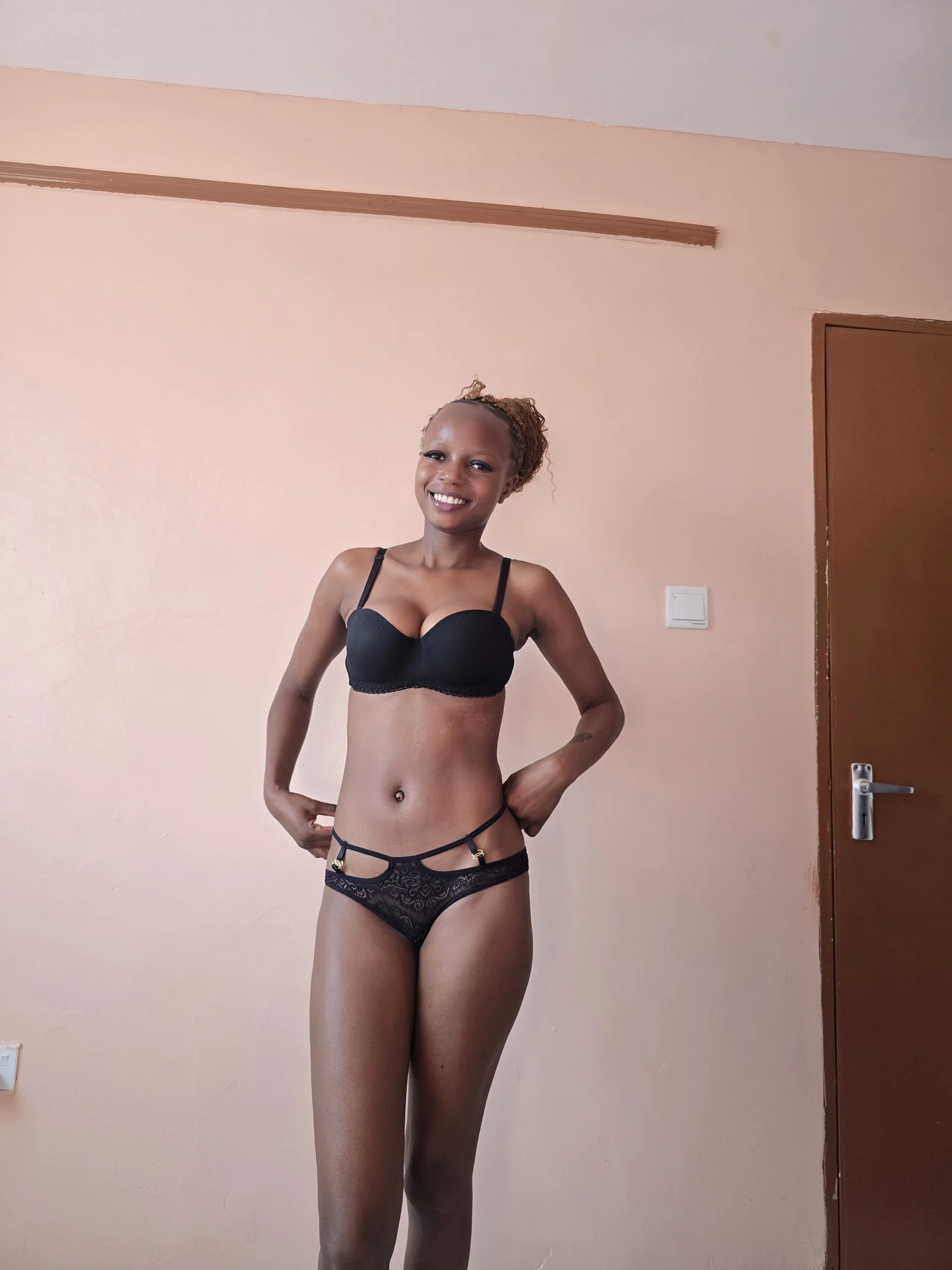XXX Porn Photo of Nude Pretty-Gloww 1