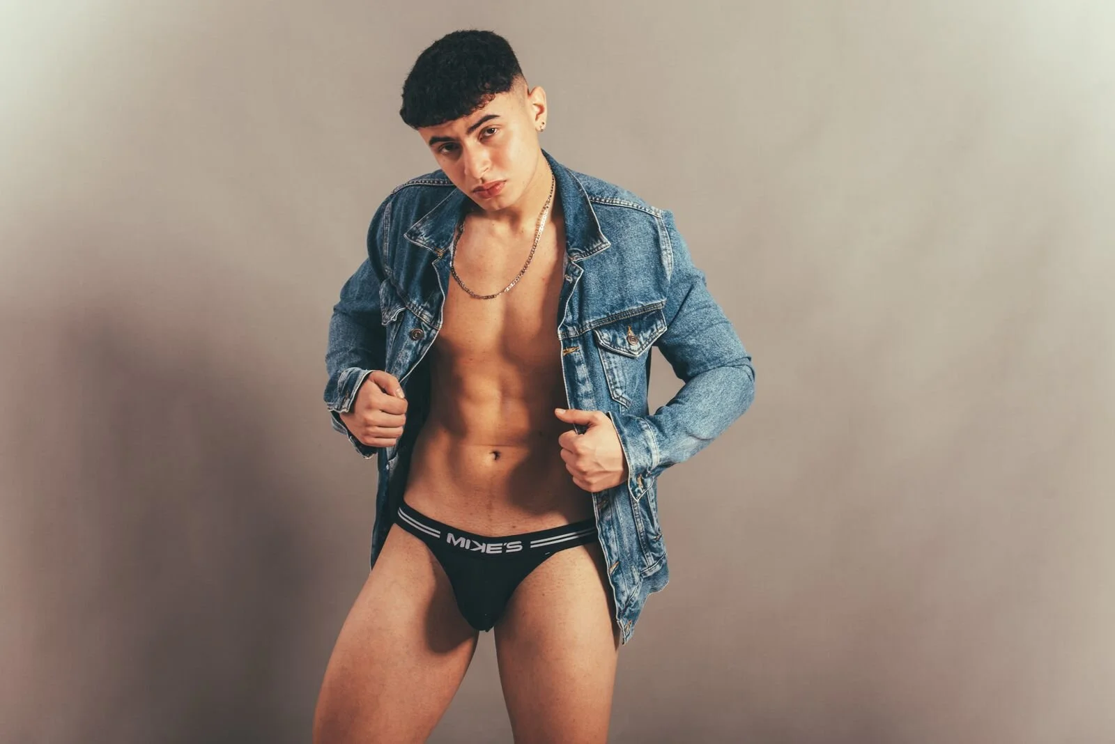 XXX Porn Photo of Nude Andrew_lamar 3