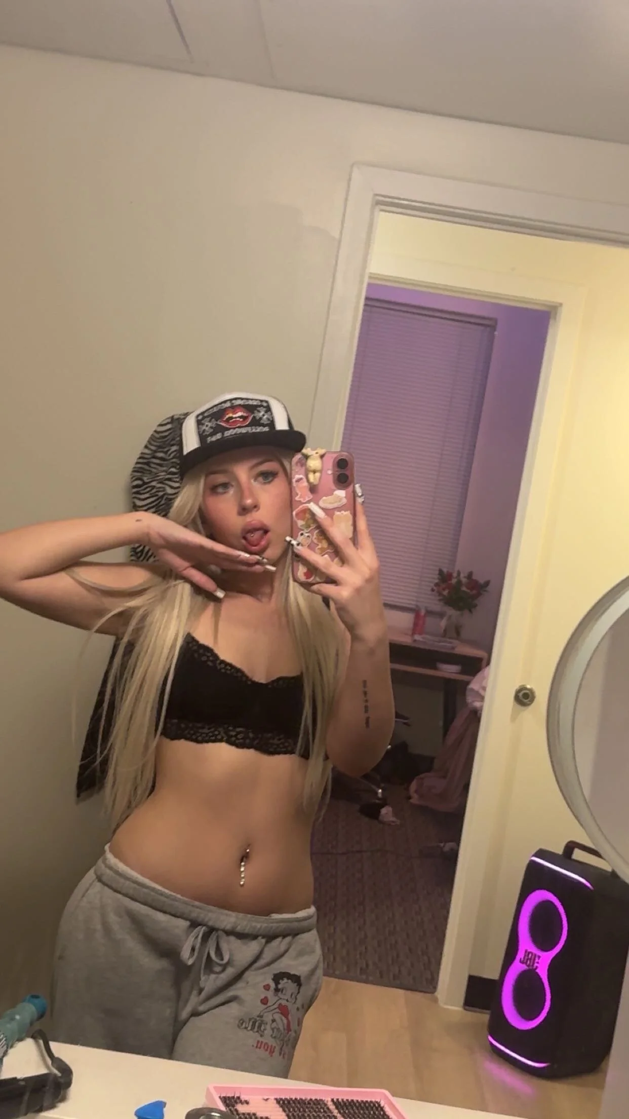 XXX Porn Photo of Nude blondieangel24 4