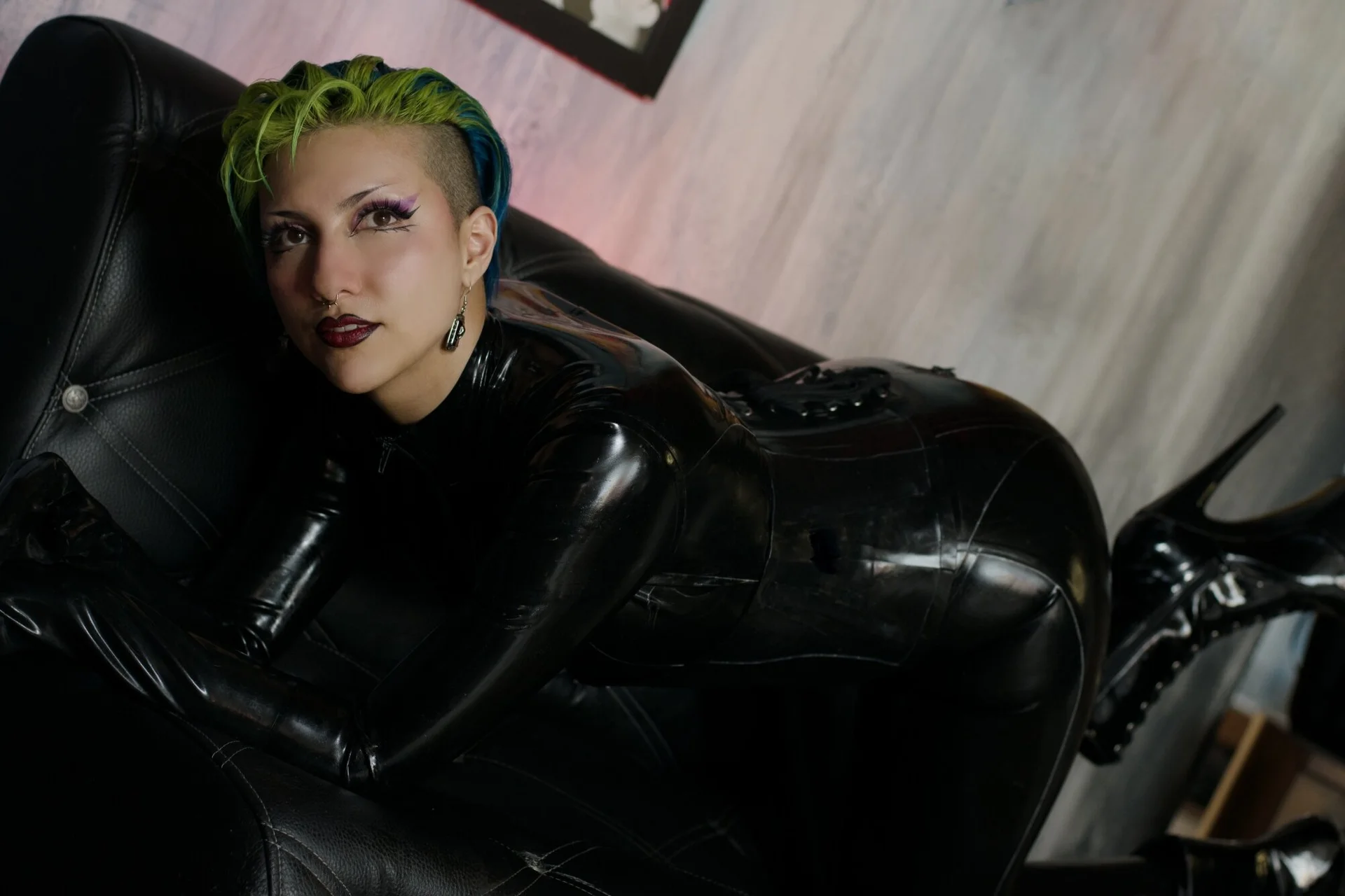 XXX Porn Photo of Nude Yelena_LatexMaiden 10