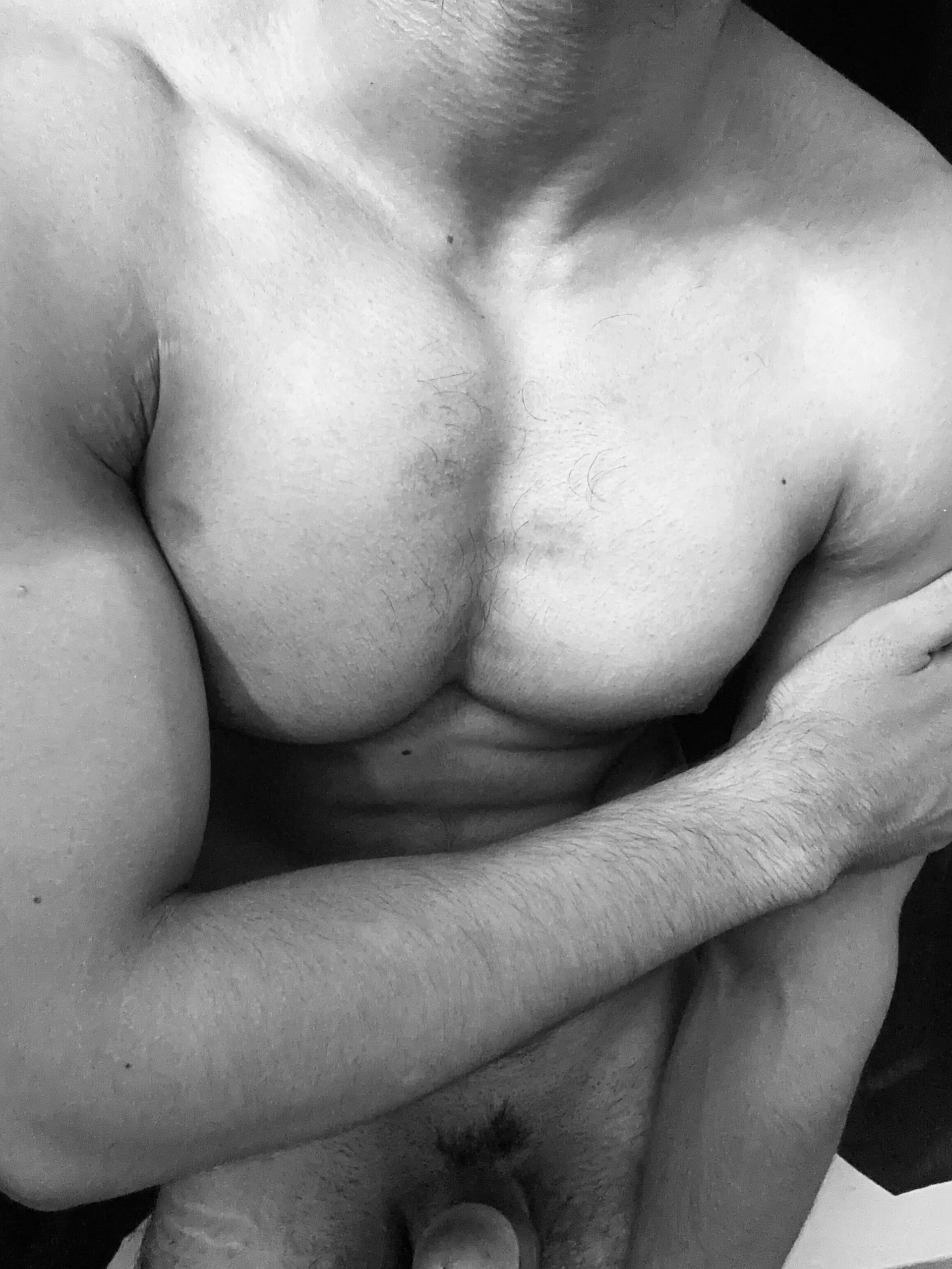 XXX Porn Photo of Nude hot_gym_b0y 6