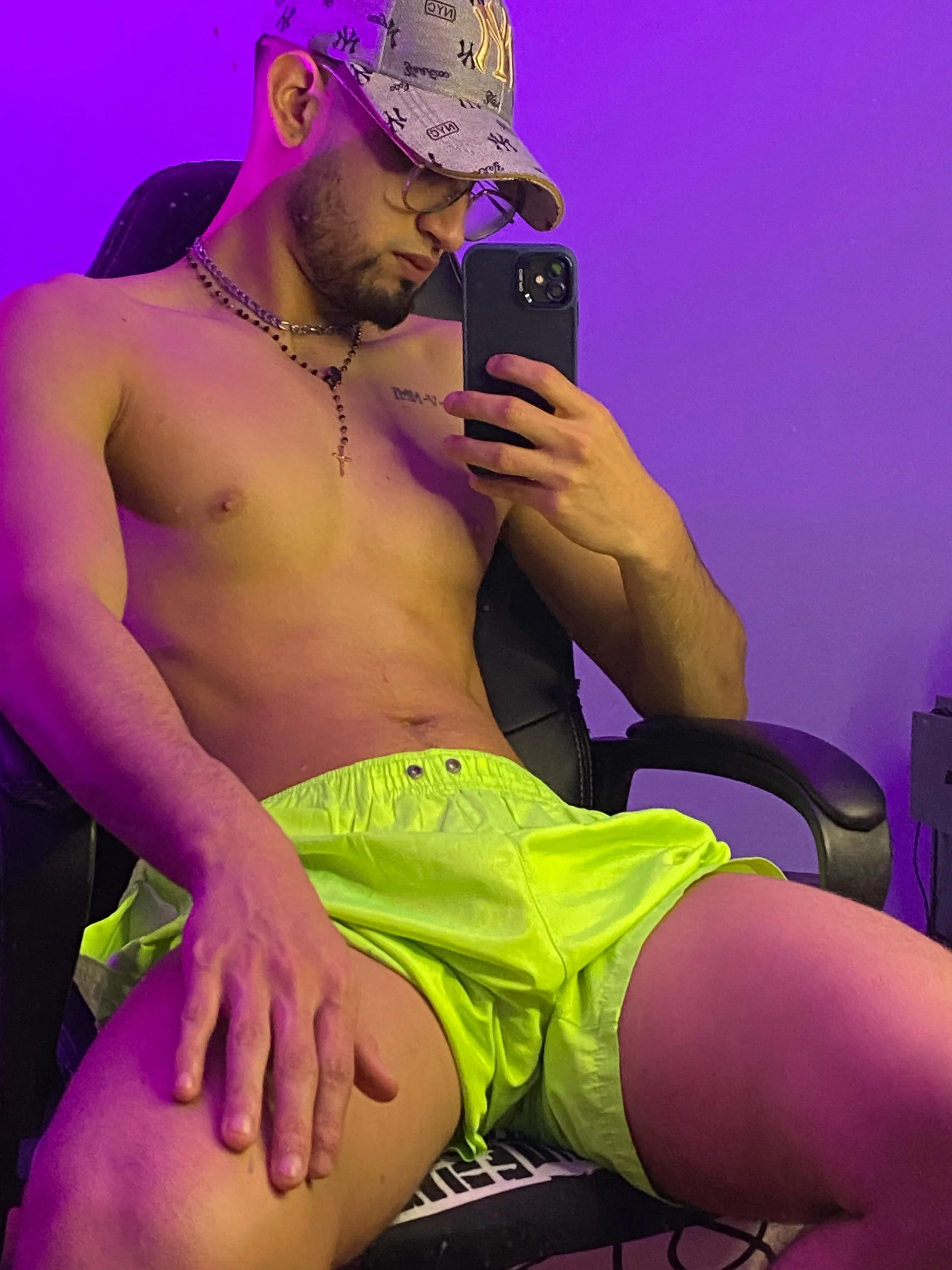 XXX Porn Photo of Nude Giomar_Reyes 10
