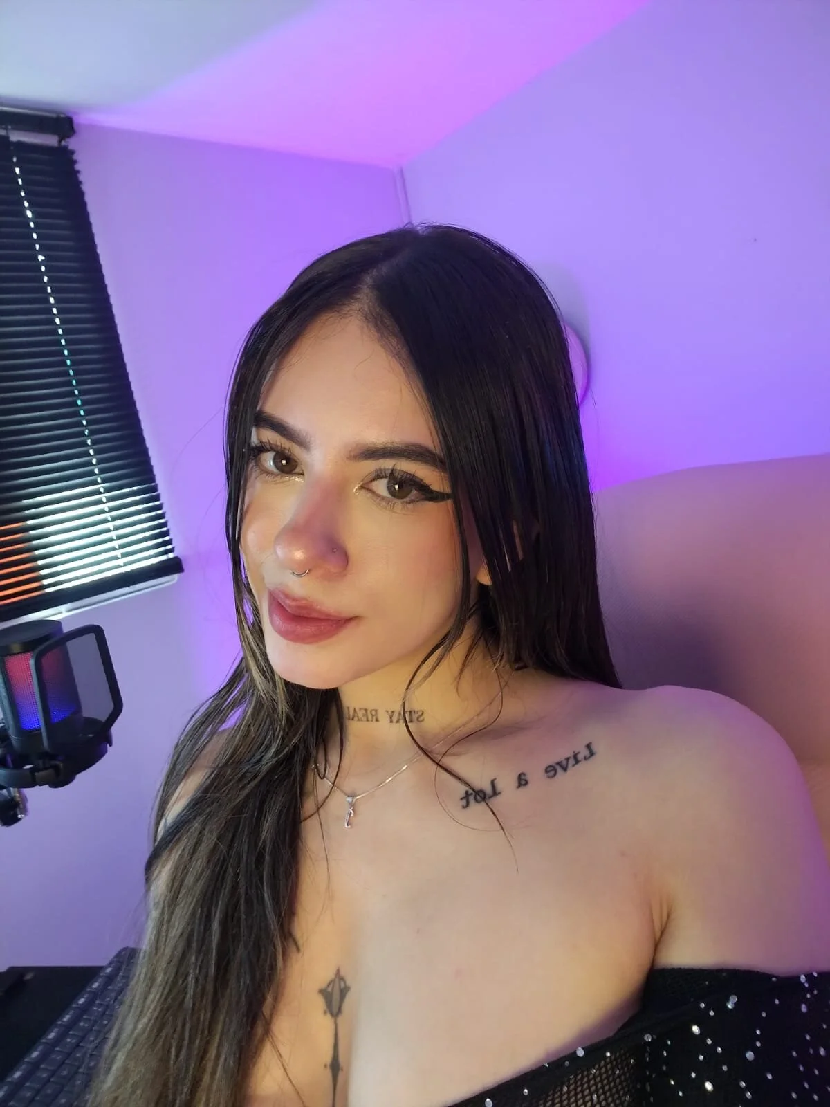 XXX Porn Photo of Nude Alice_Vixen 256