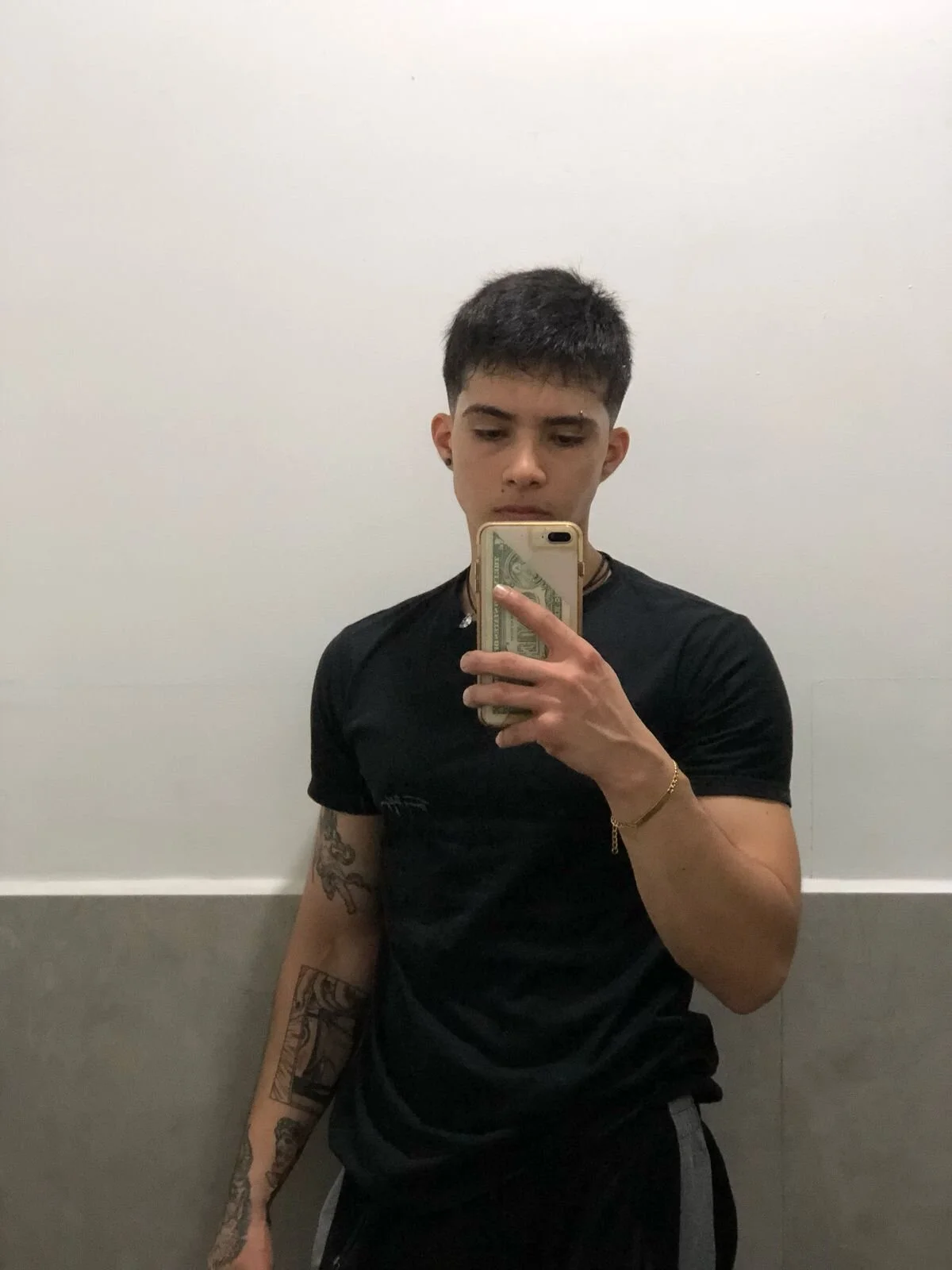 XXX Porn Photo of Nude mike_friends 8
