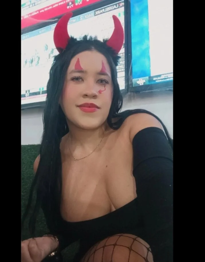 XXX Porn Photo of Nude Danielakent1 9