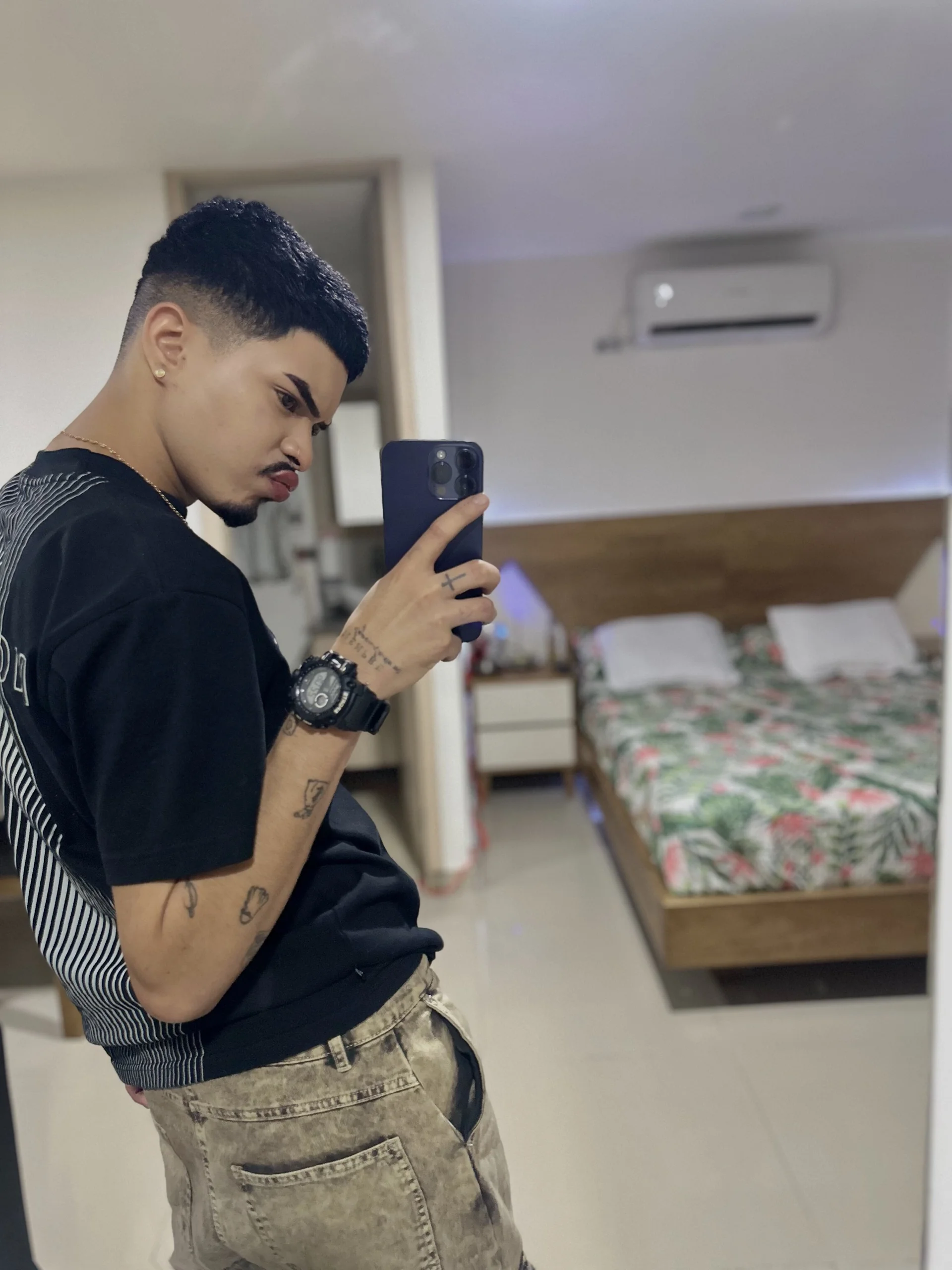 XXX Porn Photo of Nude huge_Santiago 53