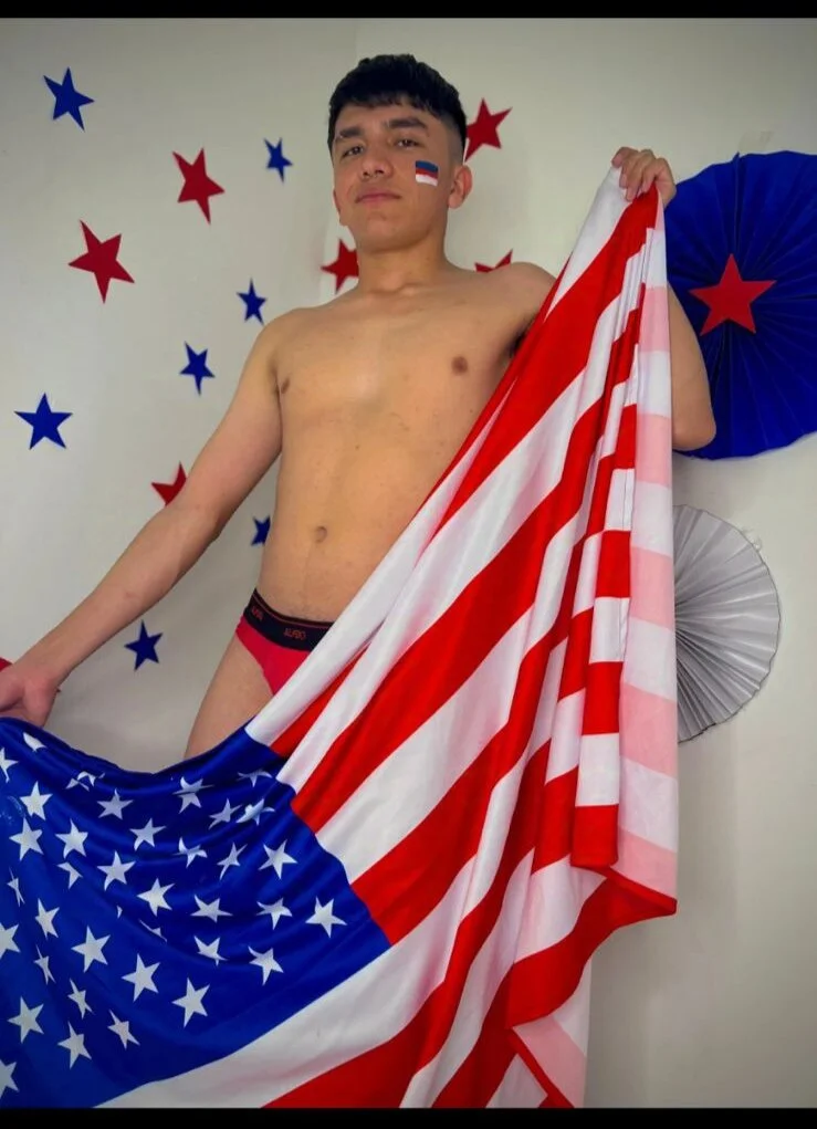 XXX Porn Photo of Nude benji_hoter 16