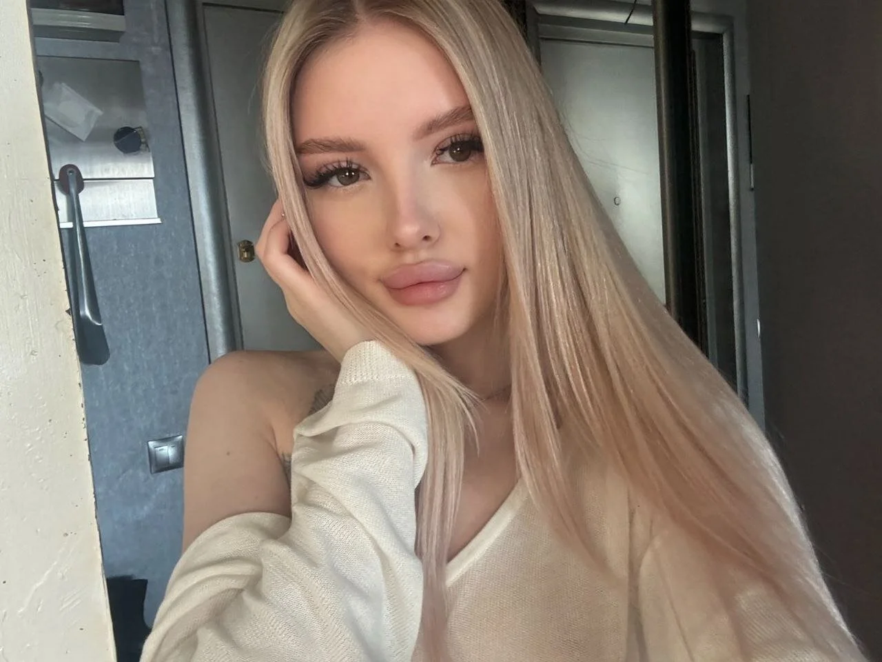 XXX Porn Photo of Nude cutie_angelxx 1