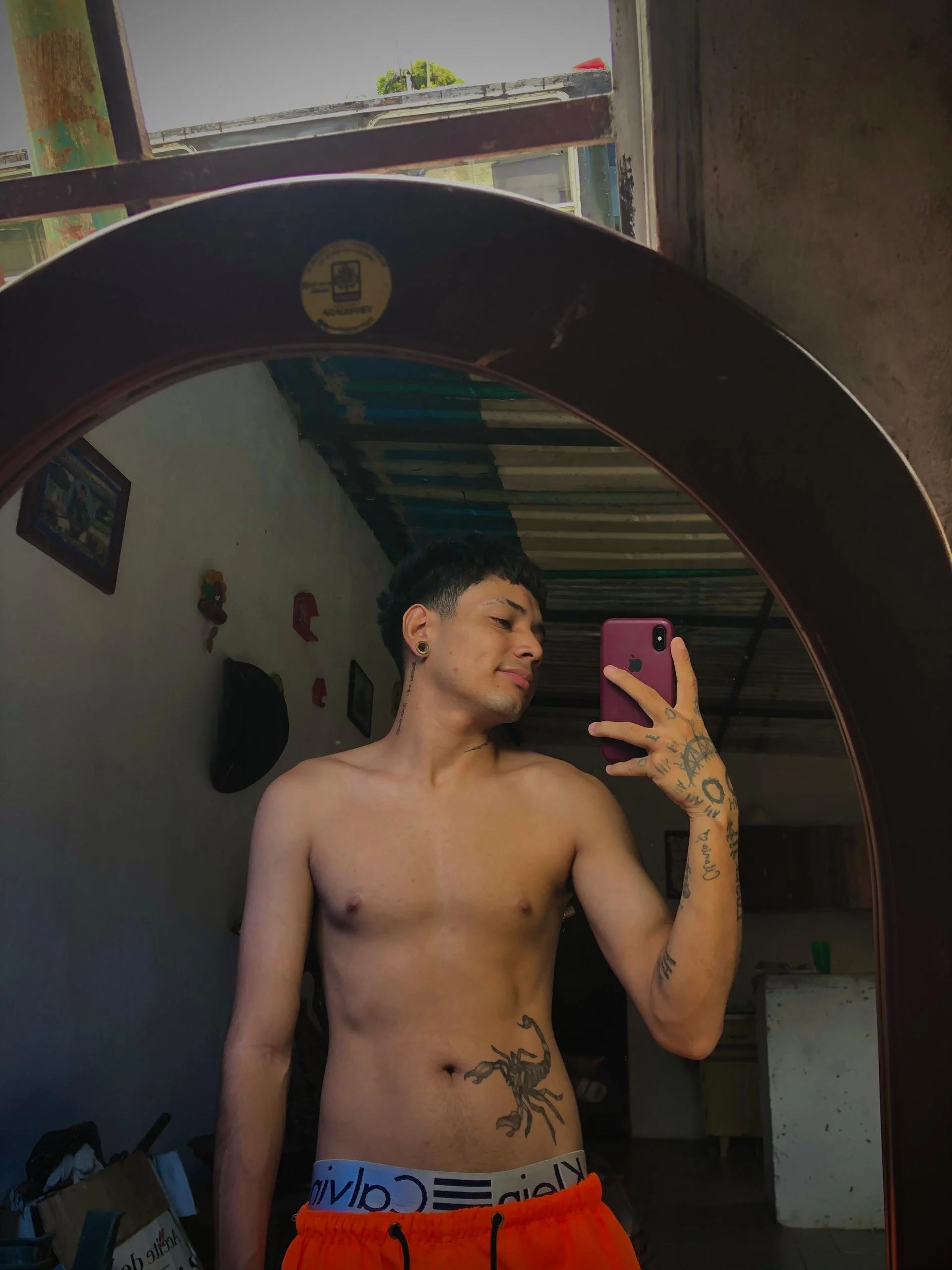 XXX Porn Photo of Nude extrongerboyx_12 6