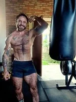 XXX Porn Photo of Nude MuscleBearRey 3