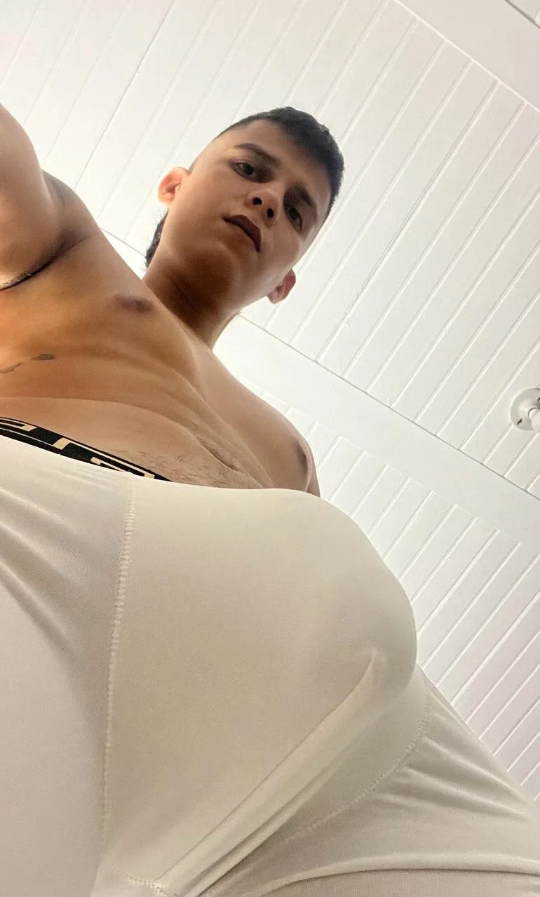 XXX Porn Photo of Nude hugosan12 1