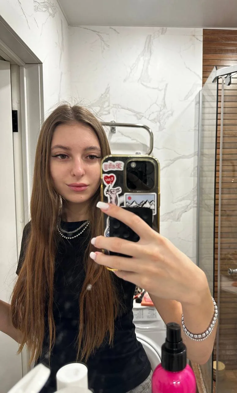 XXX Porn Photo of Nude selena_favn 23
