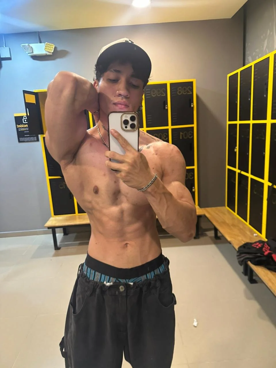 XXX Porn Photo of Nude Bull__fit 8