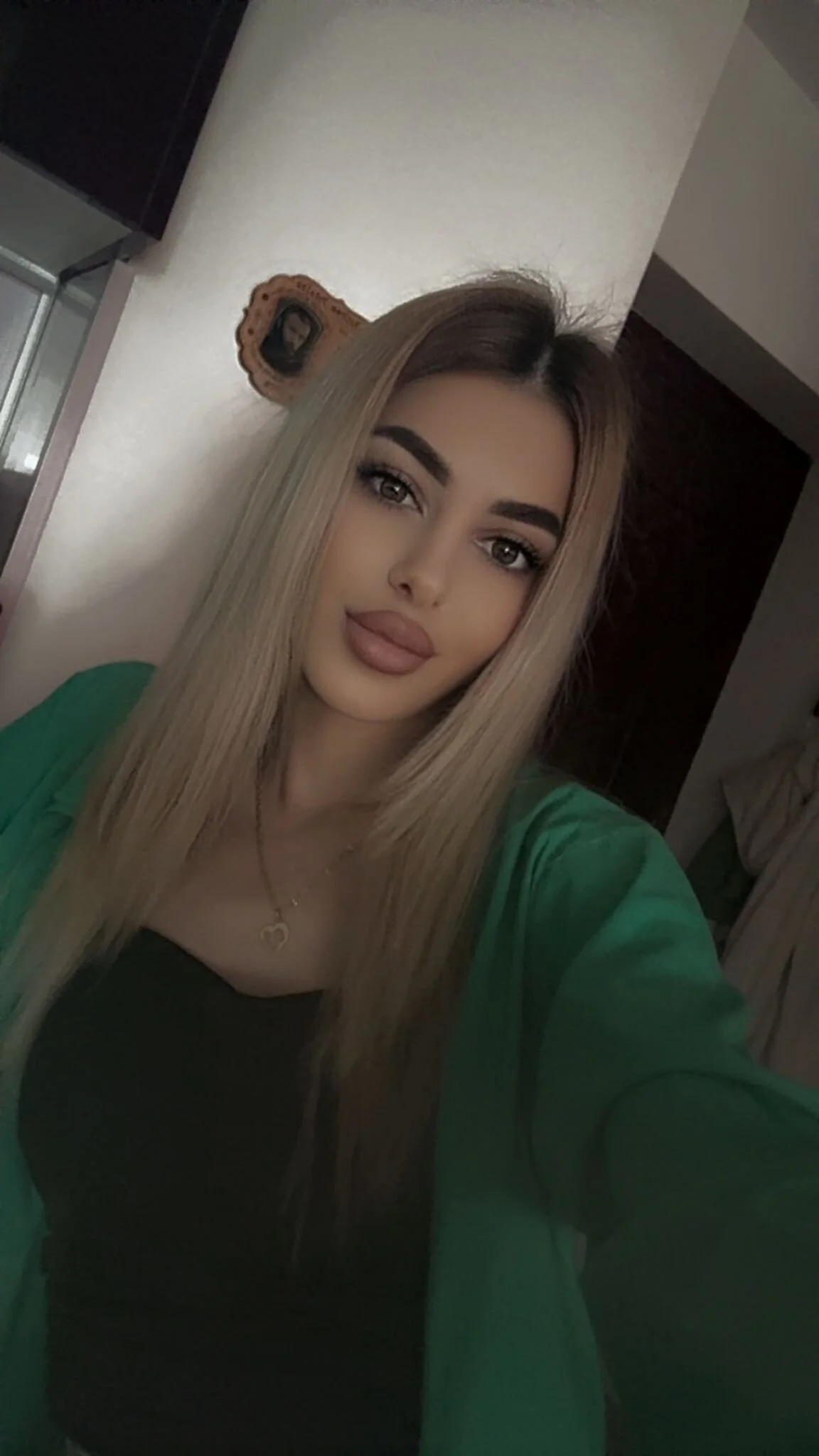 XXX Porn Photo of Nude ItsIvyLicious_ 1