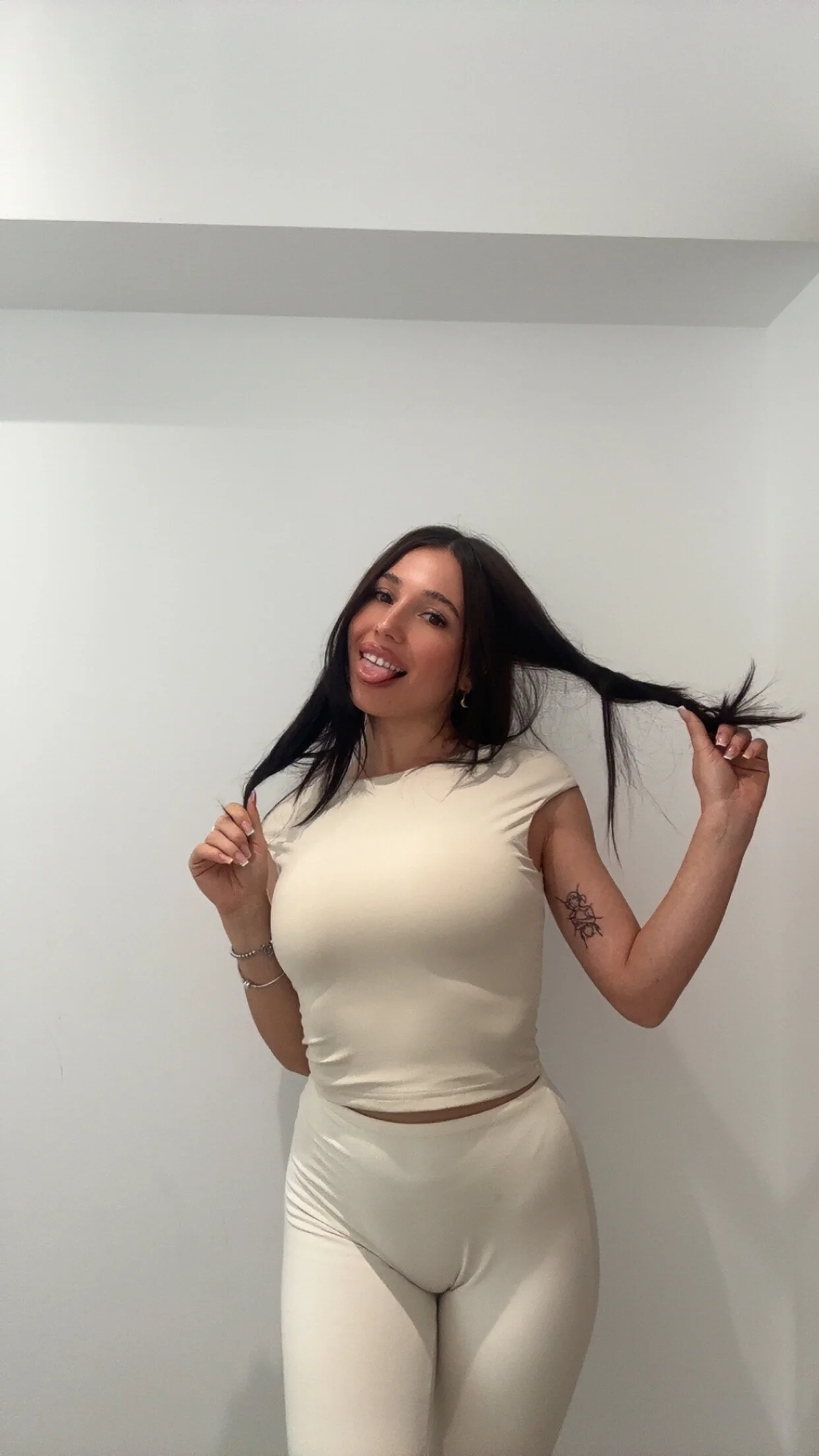 XXX Porn Photo of Nude InsideMia 54