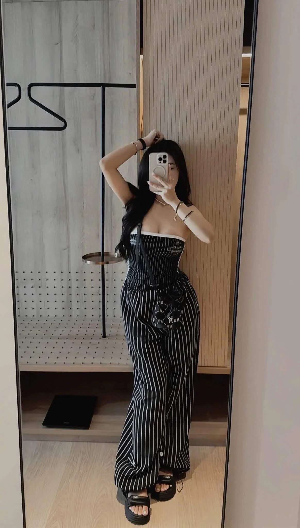 XXX Porn Photo of Nude Mohical 4