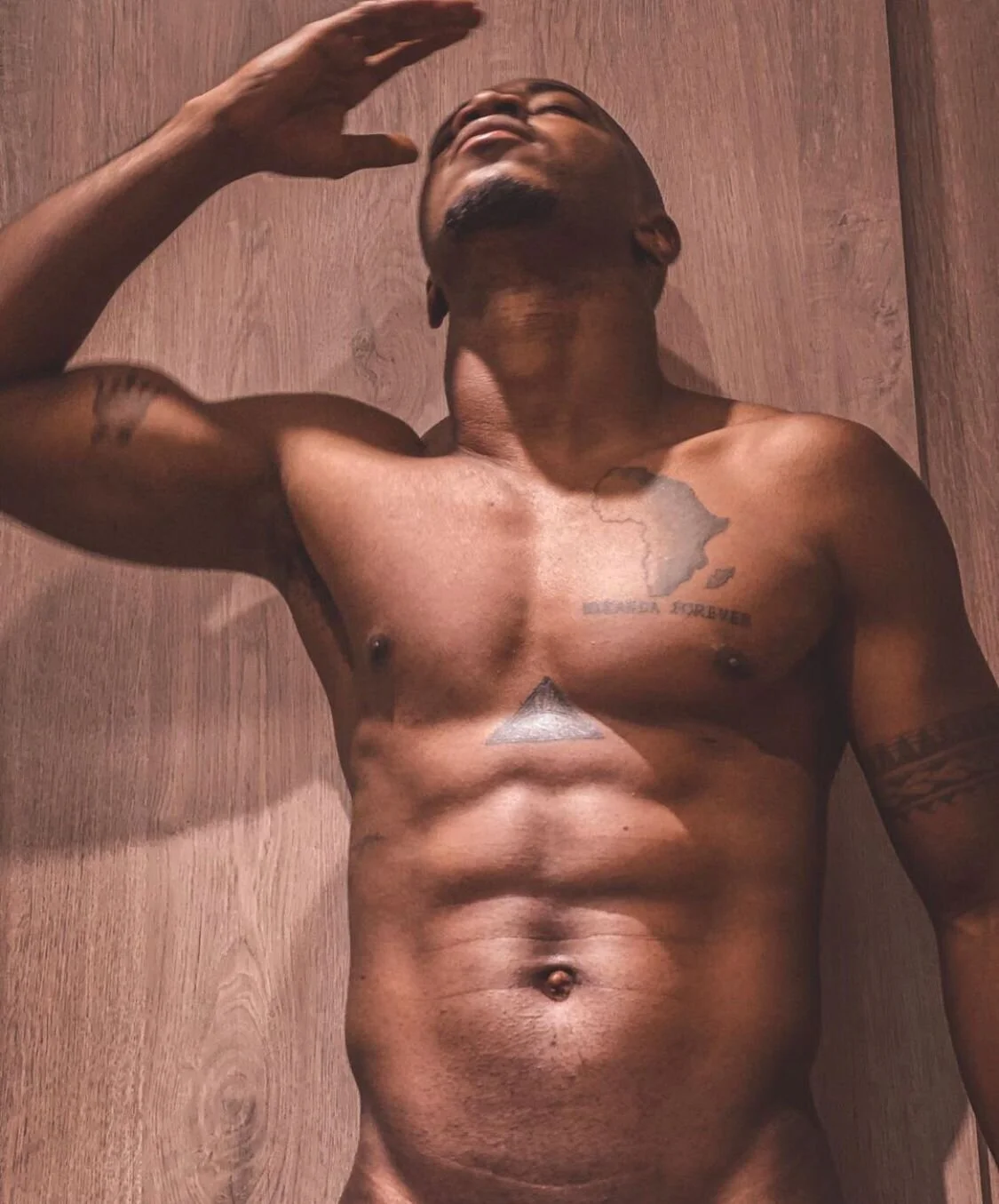 XXX Porn Photo of Nude Drake_Nassir4 11