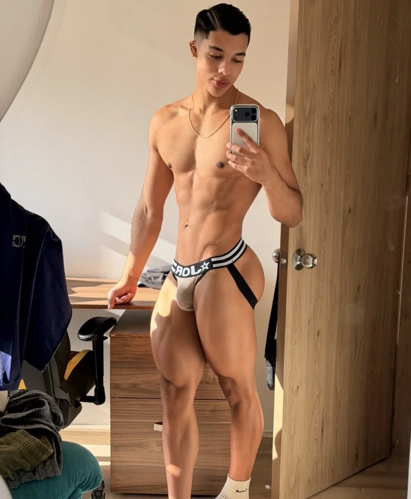 XXX Porn Photo of Nude Troye_Williams 130