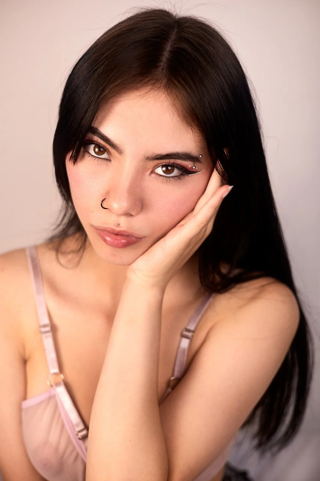 XXX Porn Photo of Nude Roxanne_tay 30