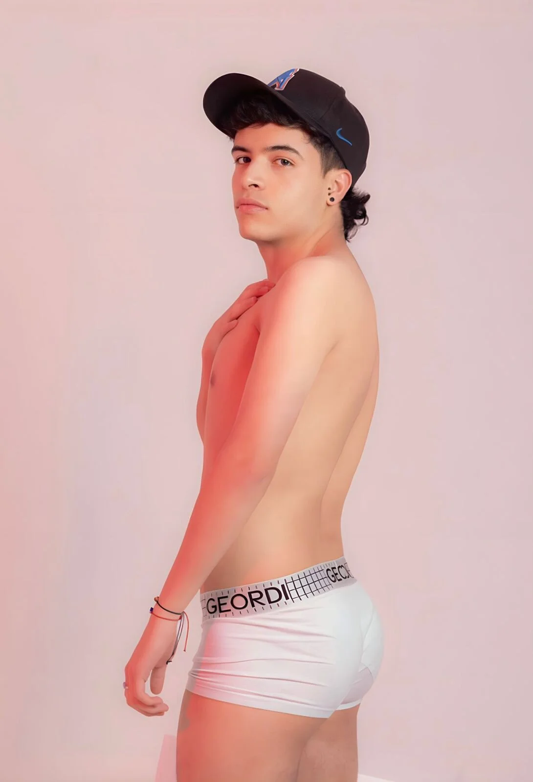 XXX Porn Photo of Nude kevinn_bluee 4