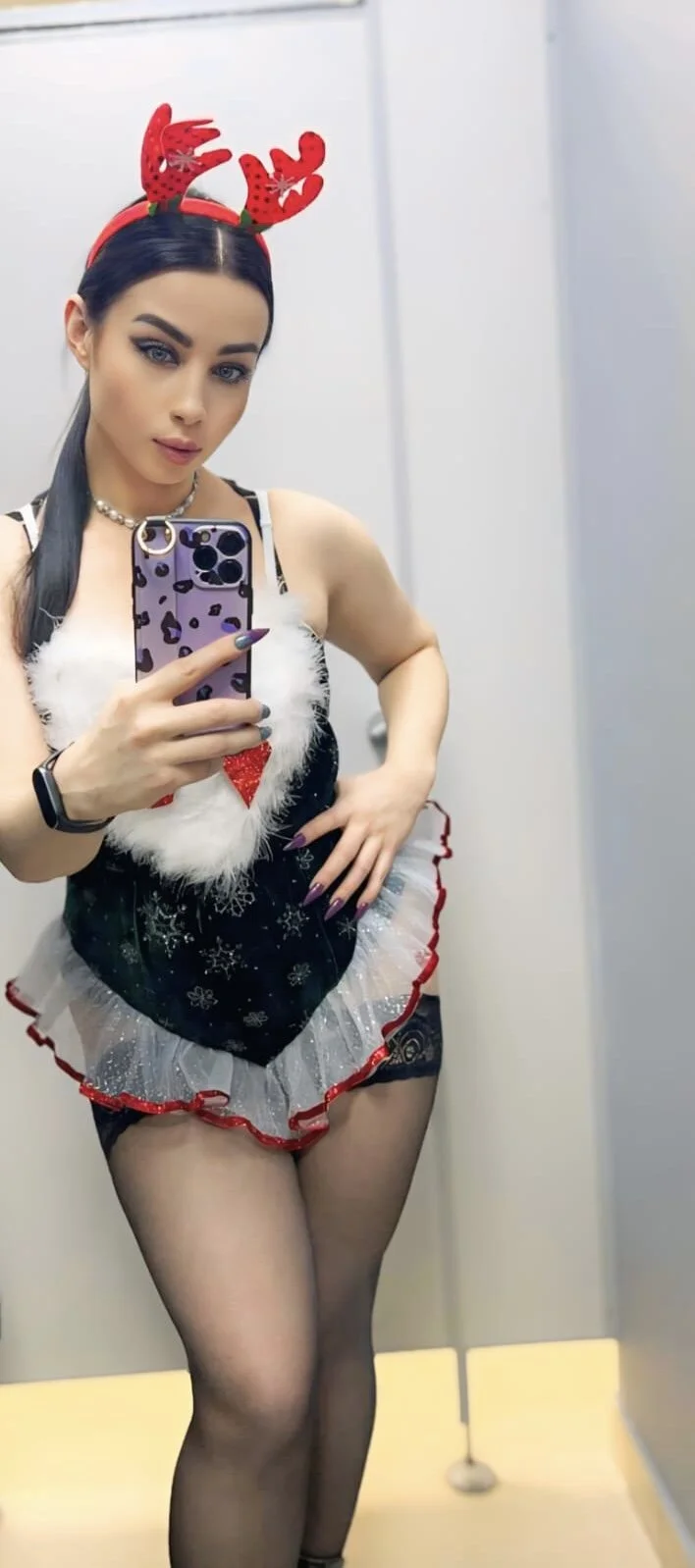 XXX Porn Photo of Nude CrazzyChicks 1