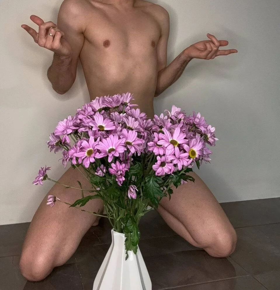 XXX Porn Photo of Nude Peach_boy1 40