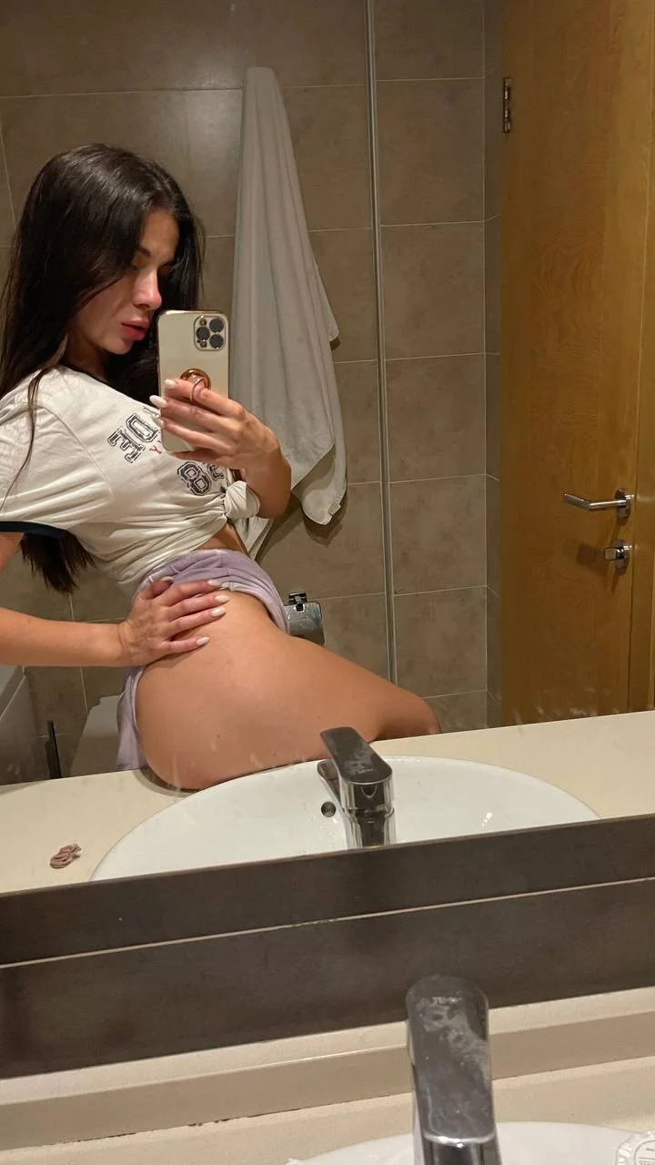XXX Porn Photo of Nude PartyQqHouse 49