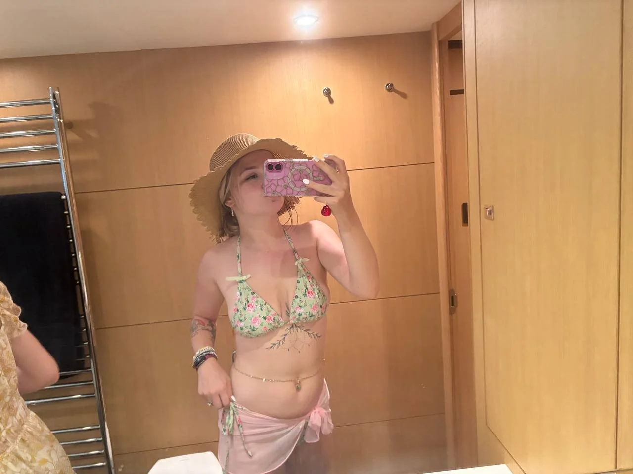 XXX Porn Photo of Nude Cutiepiespanks 130