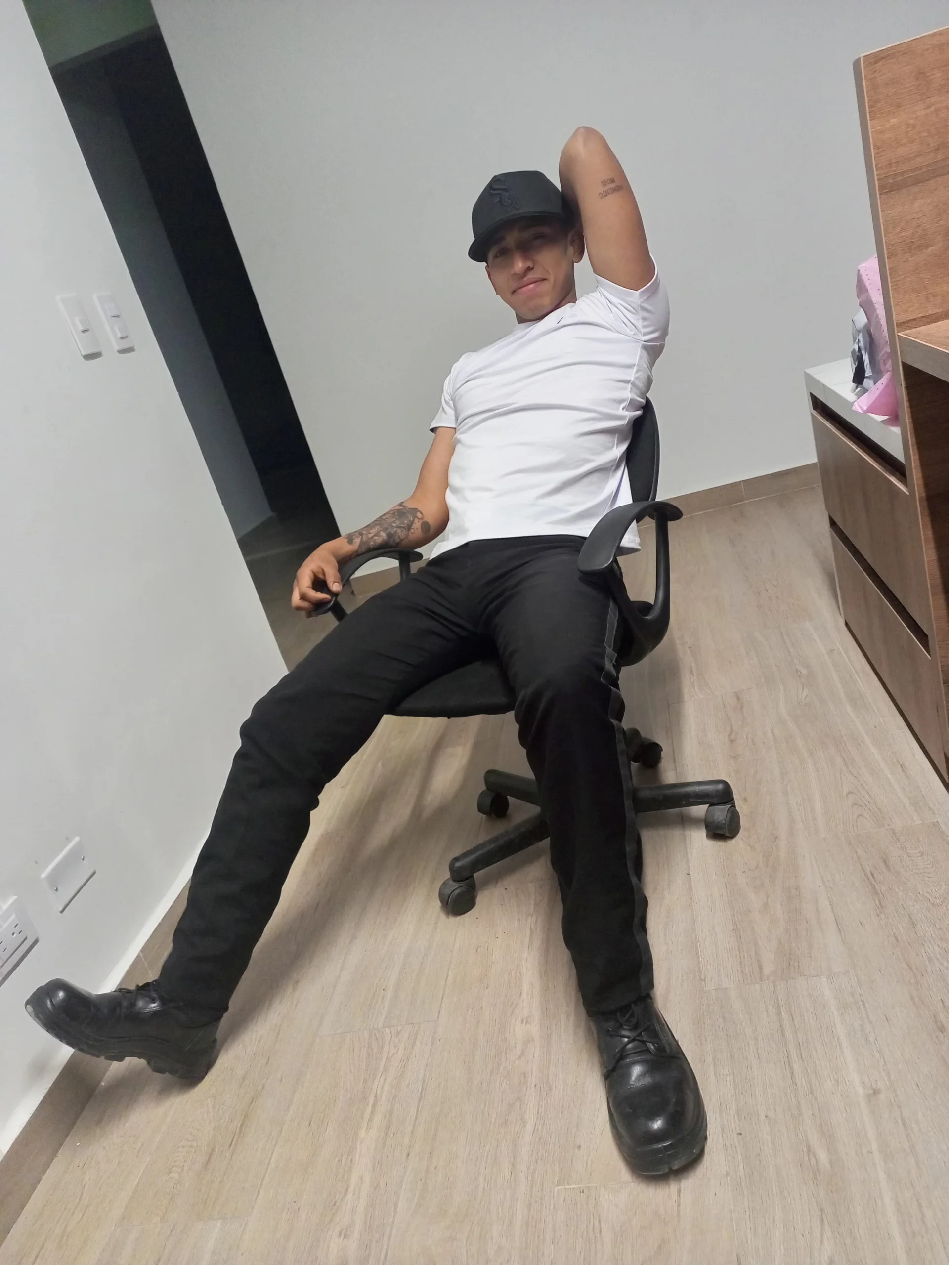 XXX Porn Photo of Nude Moreno-Latino 3