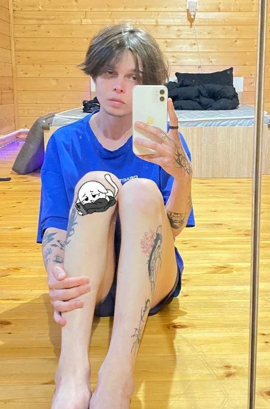 XXX Porn Photo of Nude MattyBevs 2