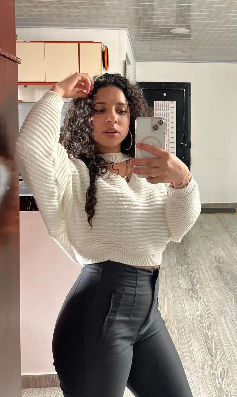 XXX Porn Photo of Nude katniss_everdeen_ 2