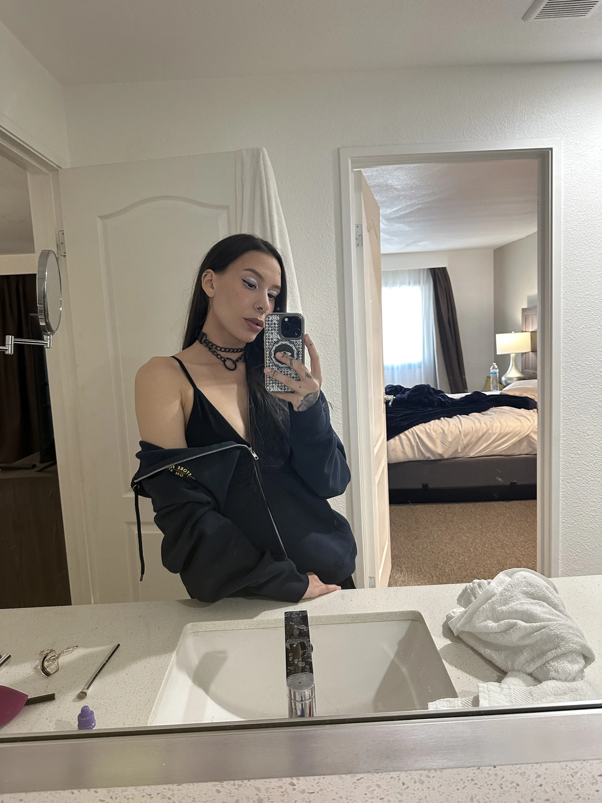 XXX Porn Photo of Nude lil_martian 15