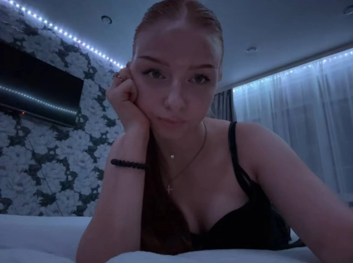 XXX Porn Photo of Nude BlowzyPutt 2