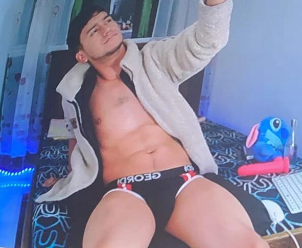 XXX Porn Photo of Nude Kevin_Torres 20