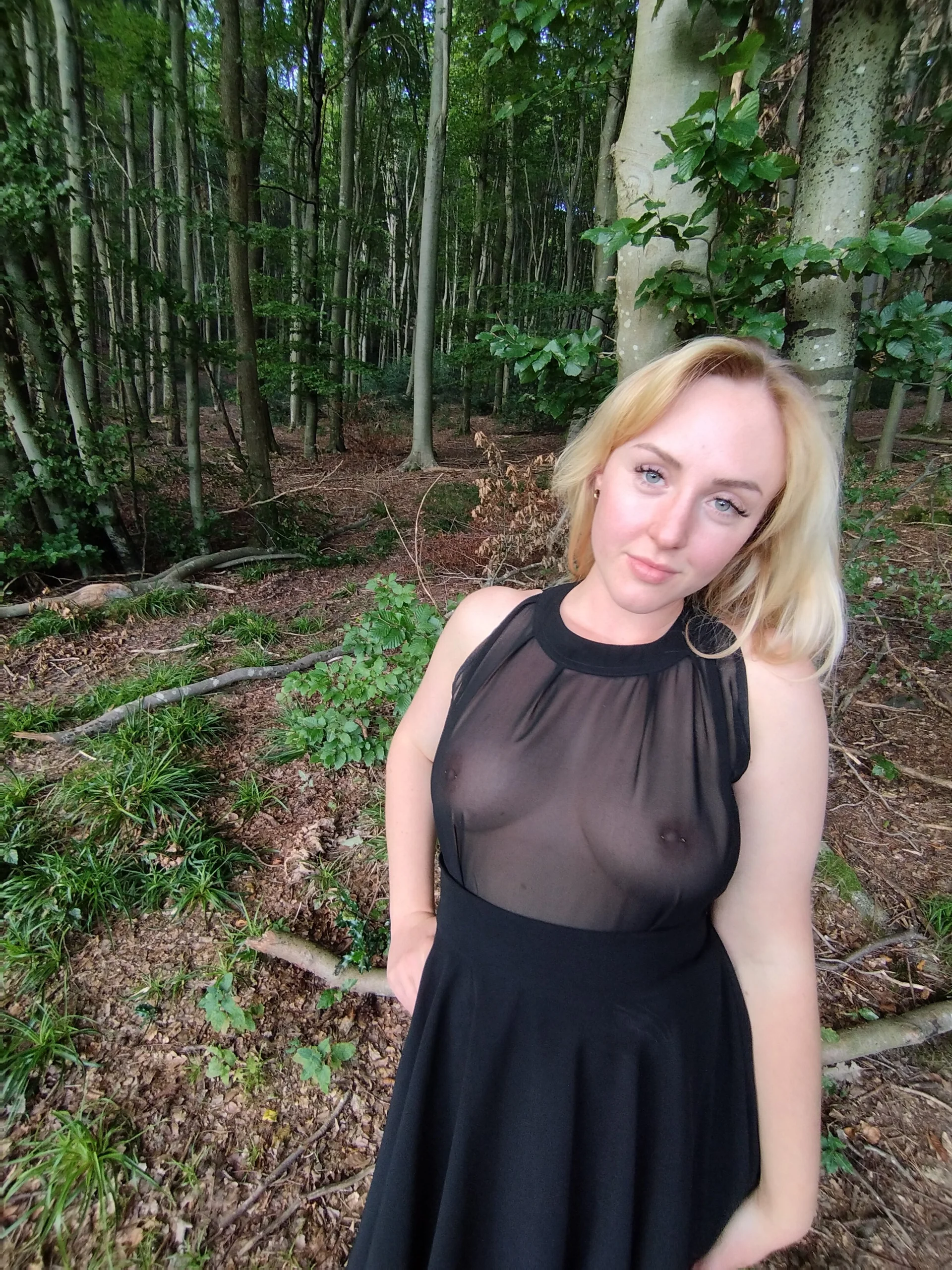 XXX Porn Photo of Nude SherryOutdoor1 1