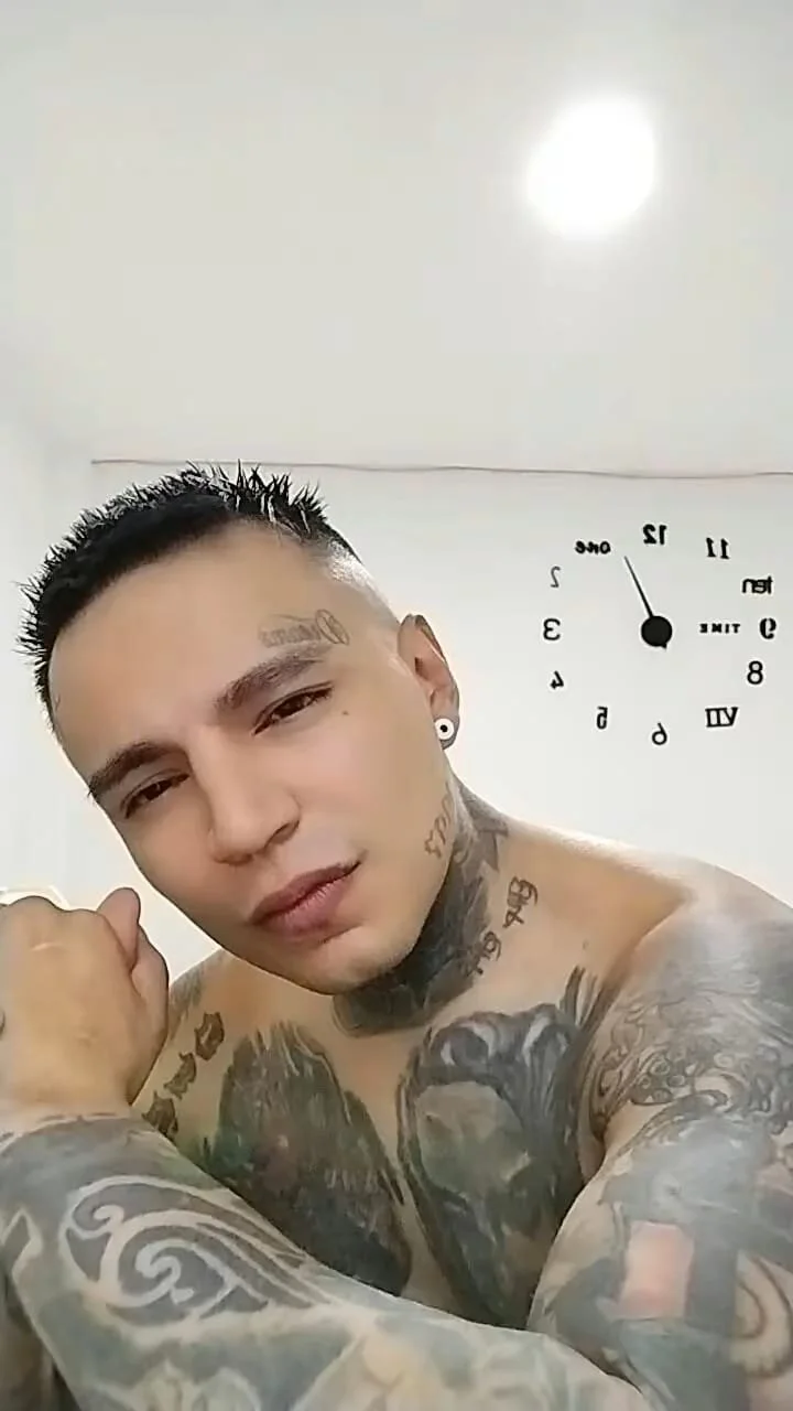 XXX Porn Photo of Nude AnniexMichaelLive 1