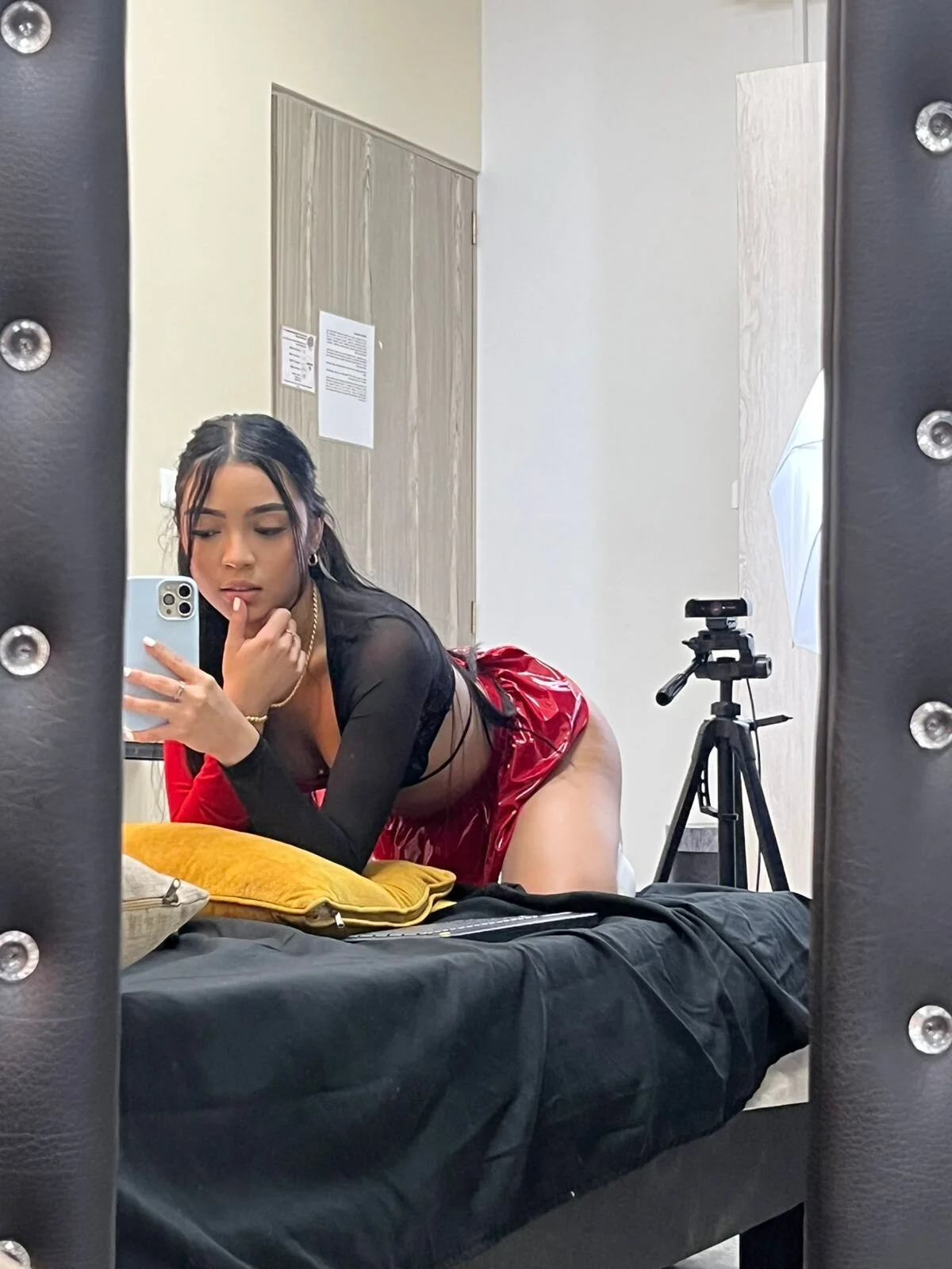 XXX Porn Photo of Nude Iam_charlotte69 6